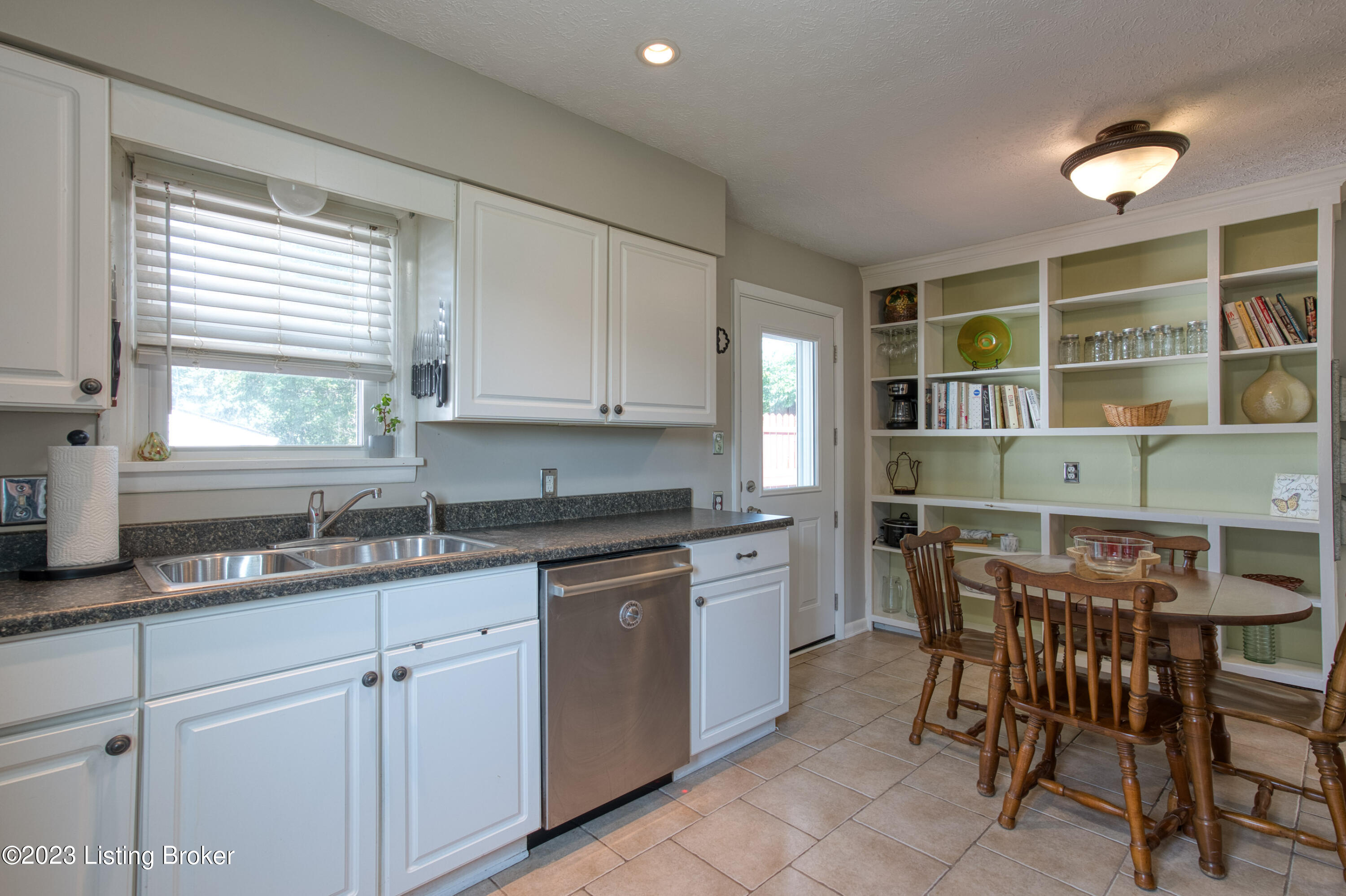 416 Scarsdale Rd