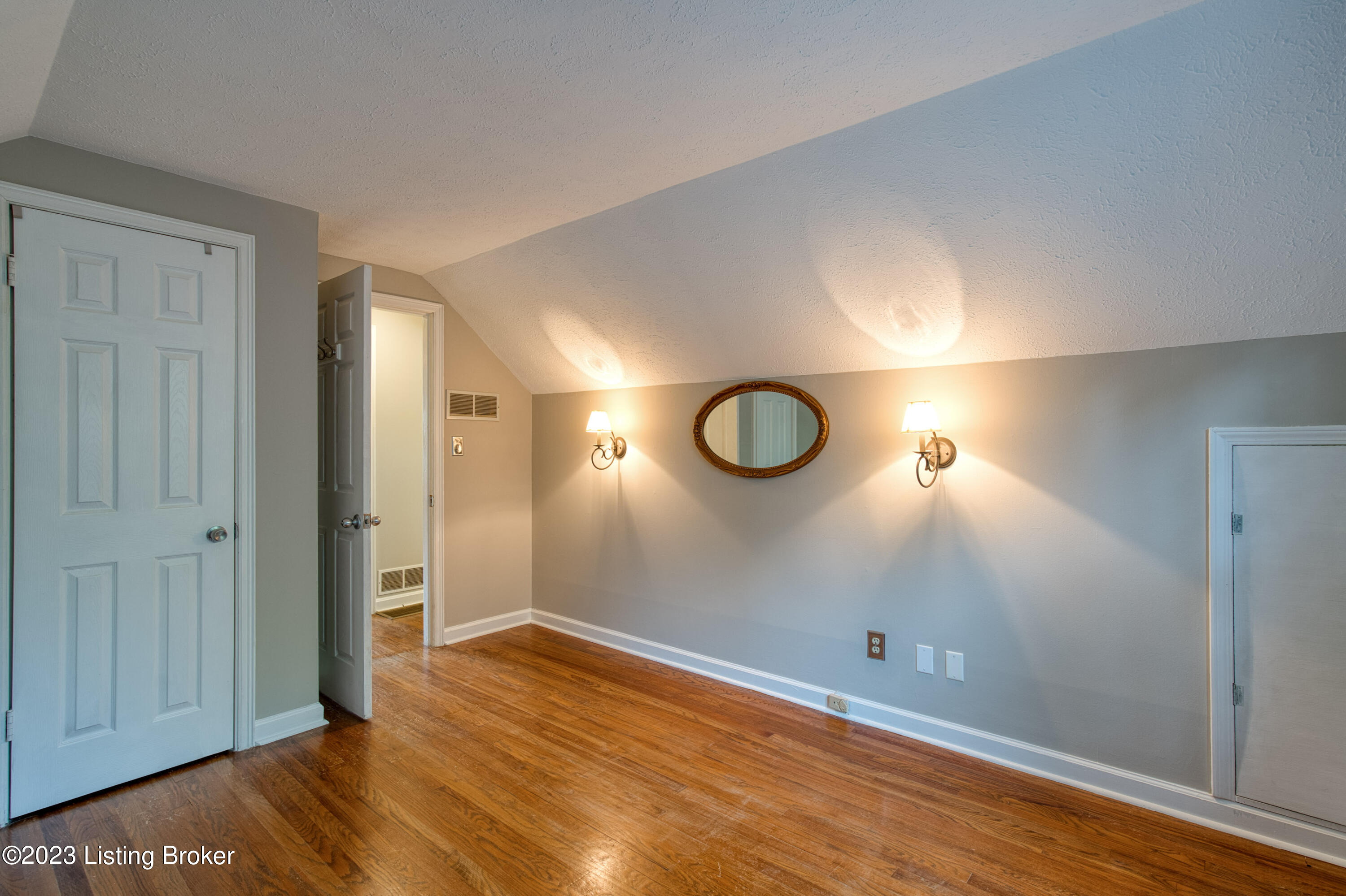 416 Scarsdale Rd