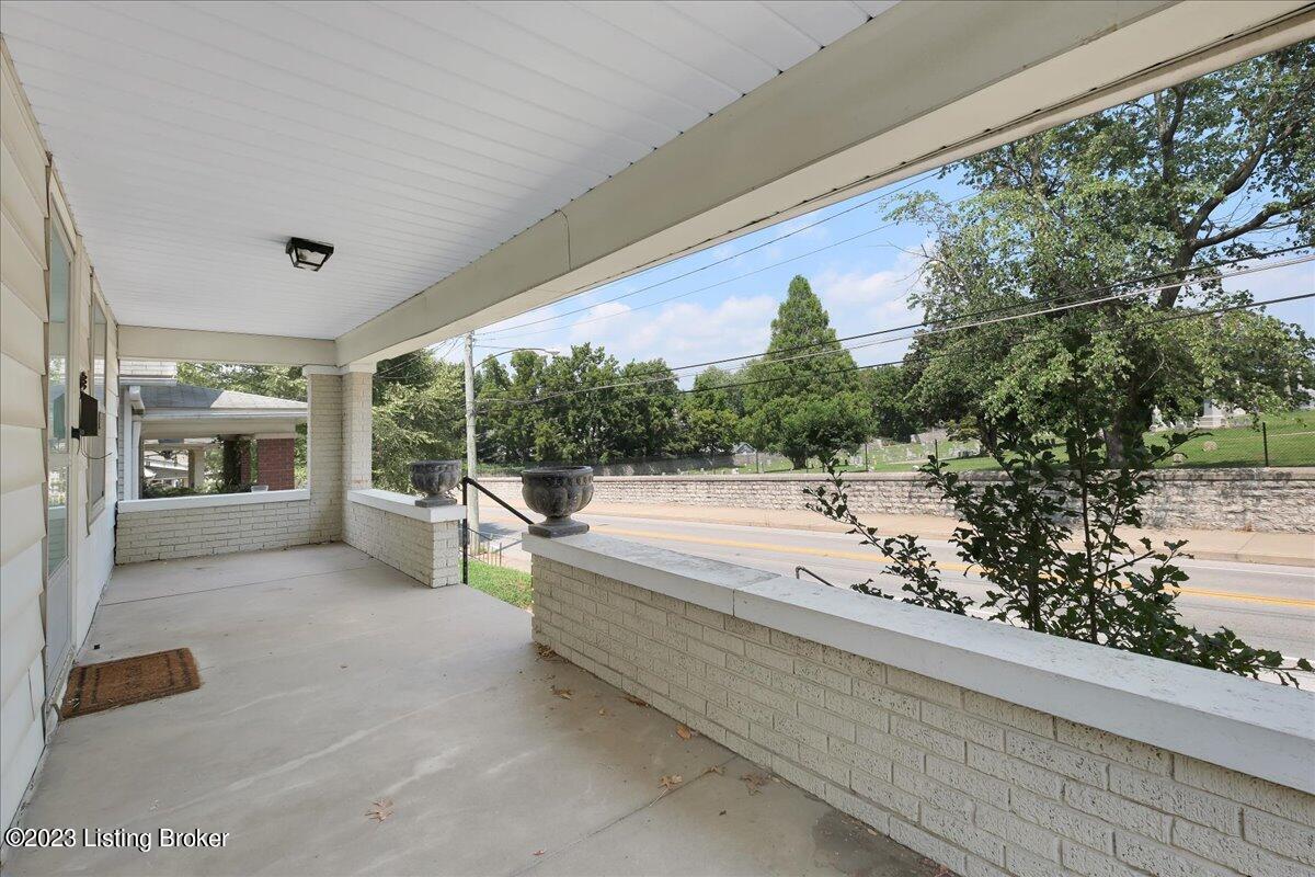 1120 Barret Ave