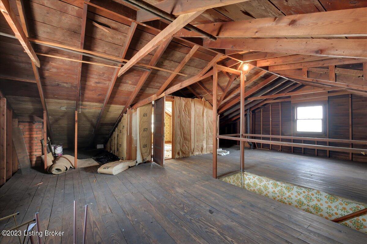 1120 Barret Ave