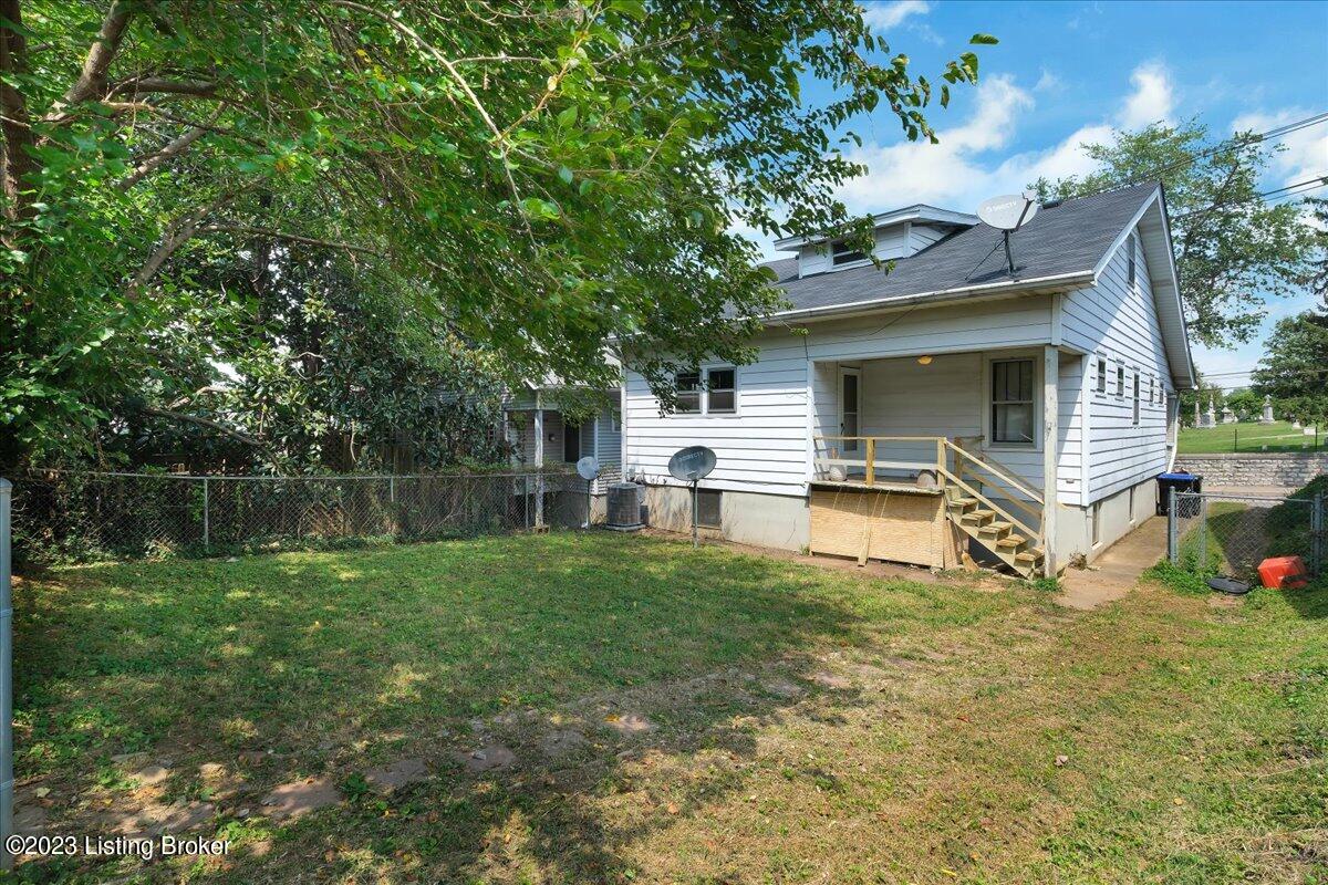 1120 Barret Ave