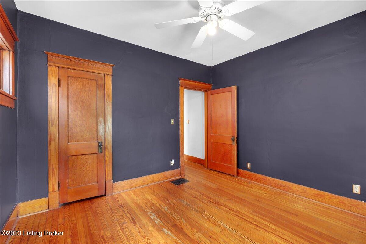 1120 Barret Ave