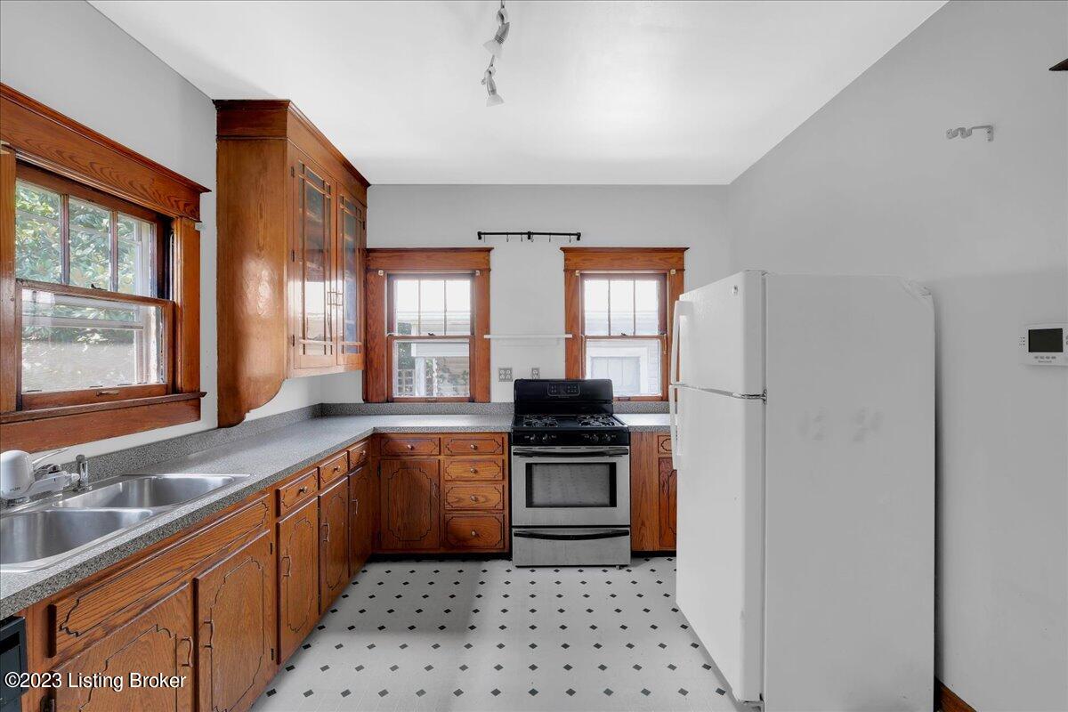 1120 Barret Ave