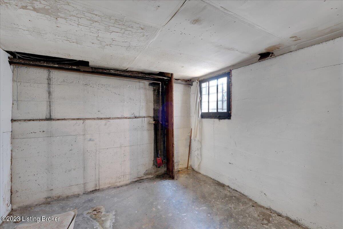 1120 Barret Ave