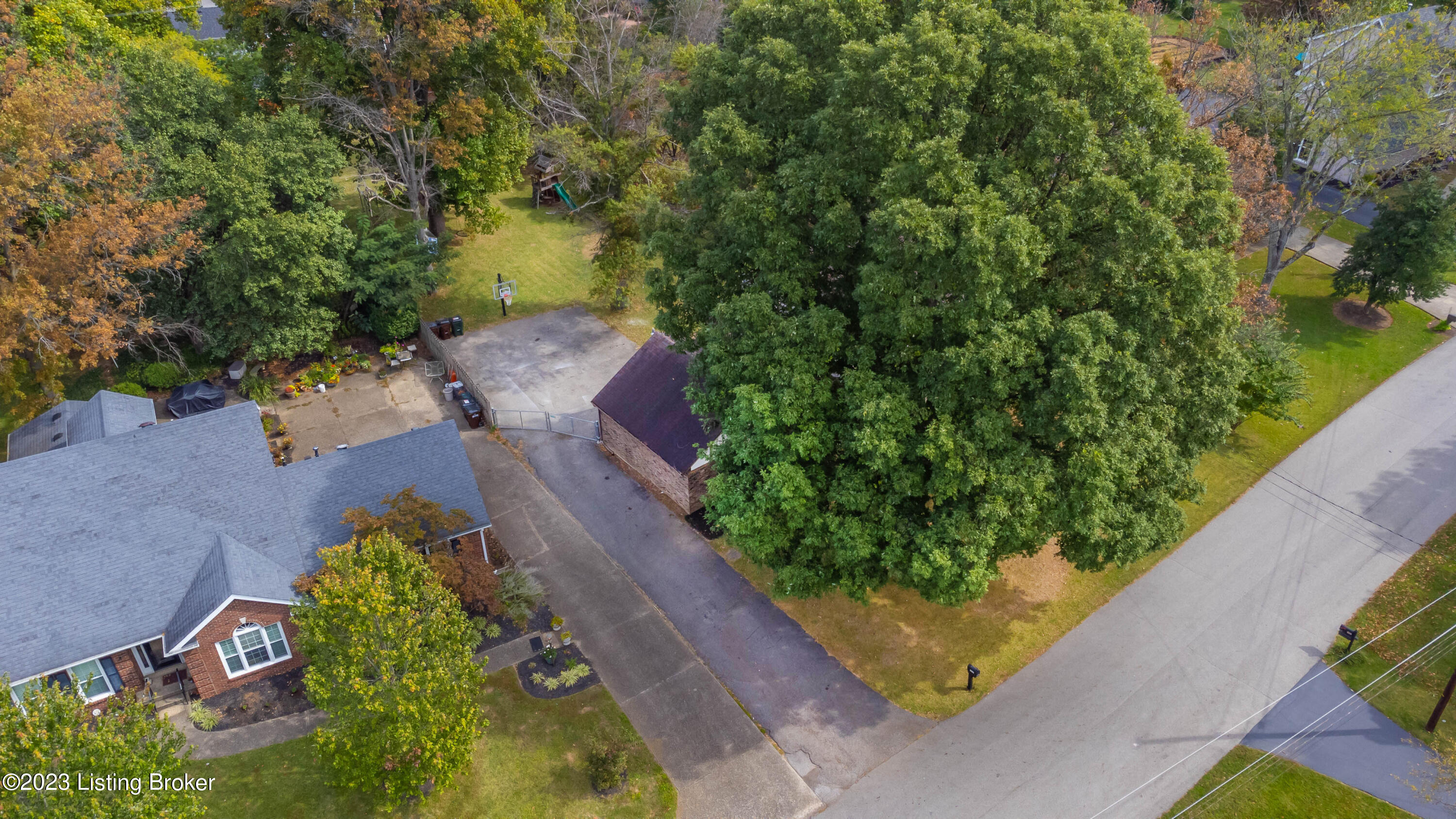 3521 Breeland Ave