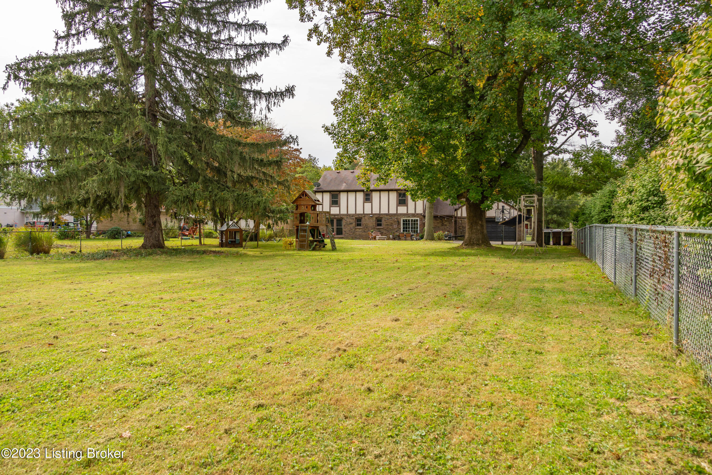 3521 Breeland Ave