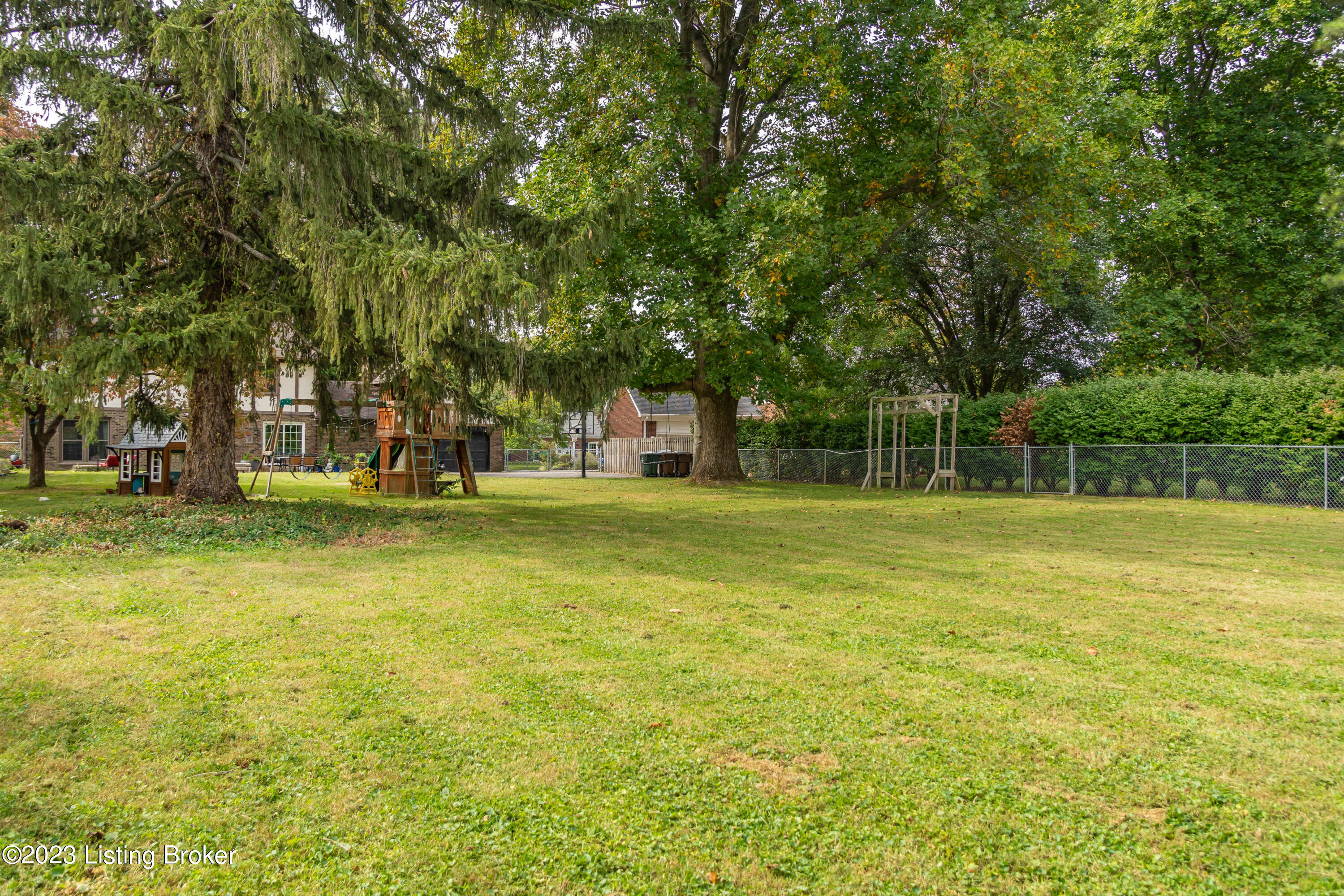 3521 Breeland Ave