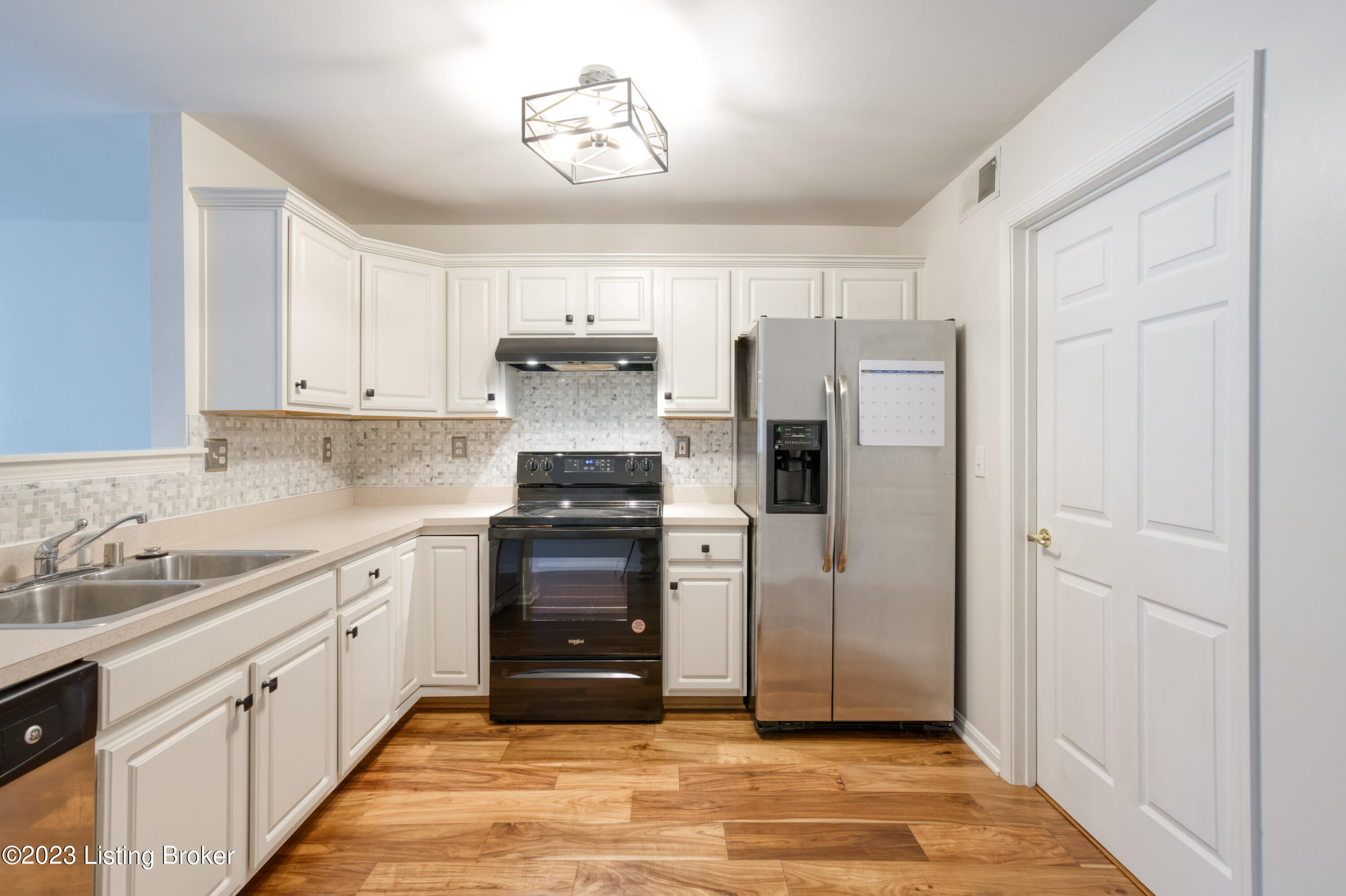 1038 Brent St, 102