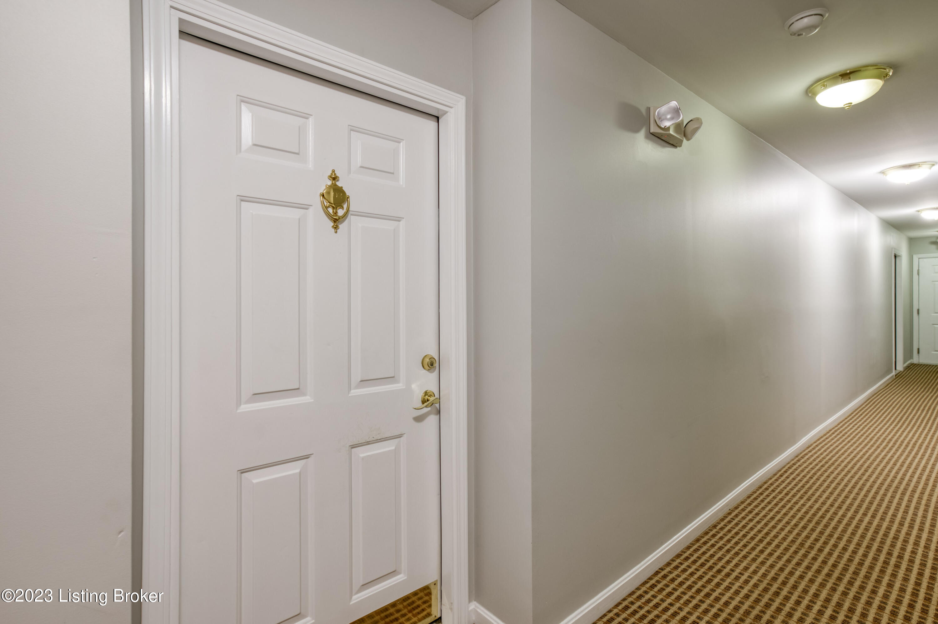 1038 Brent St, 102