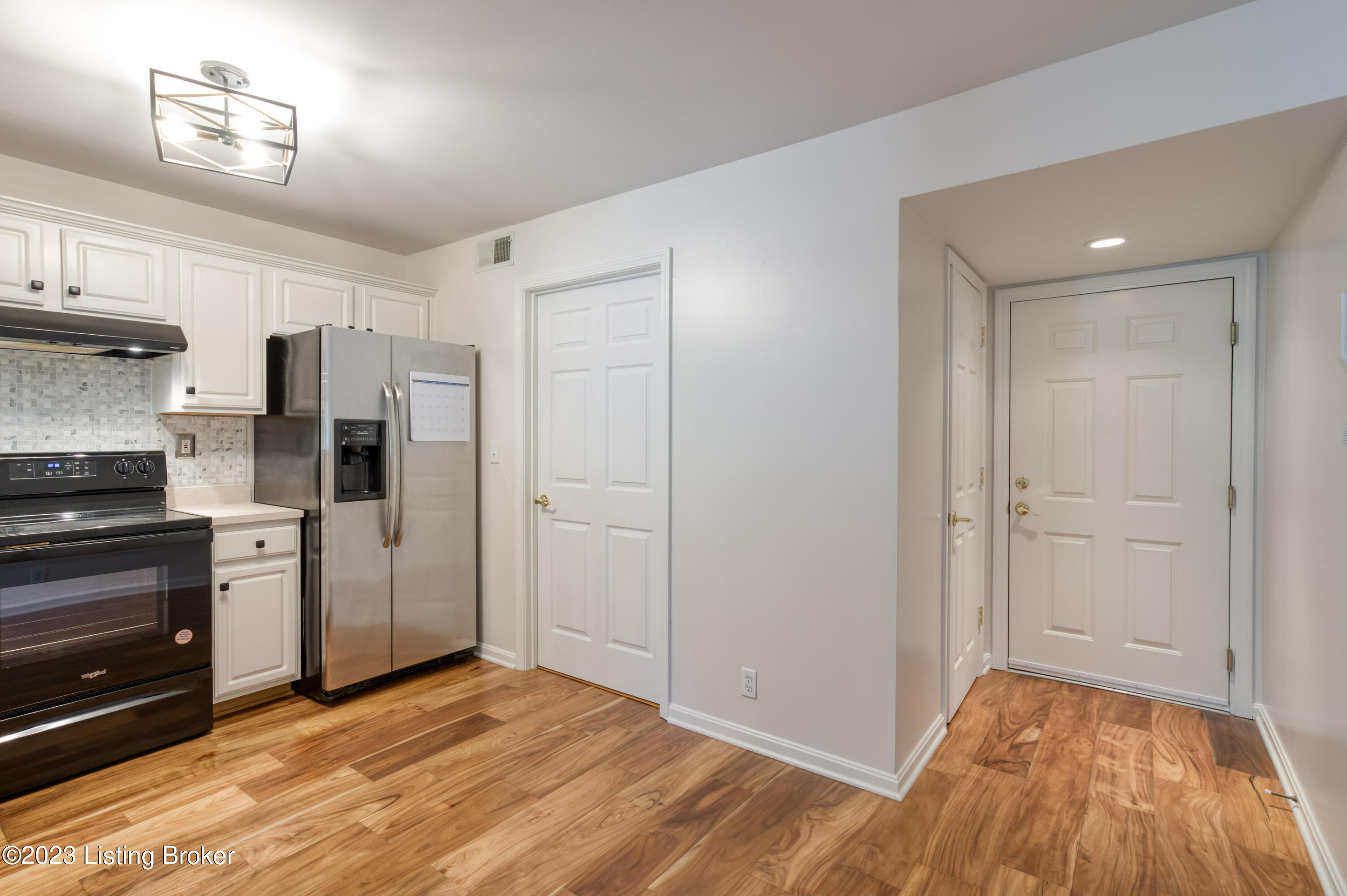1038 Brent St, 102