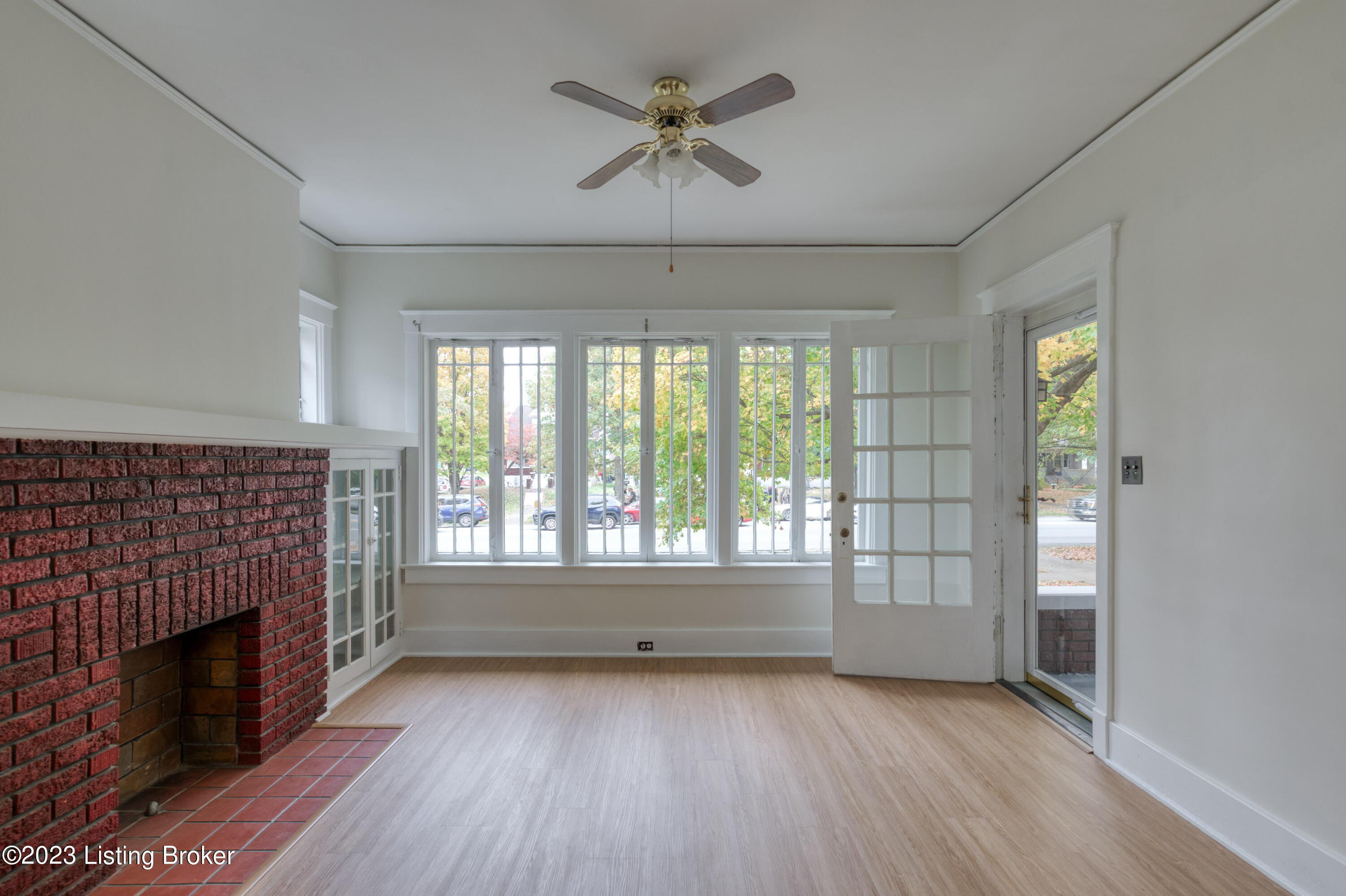 943 Eastern Pkwy