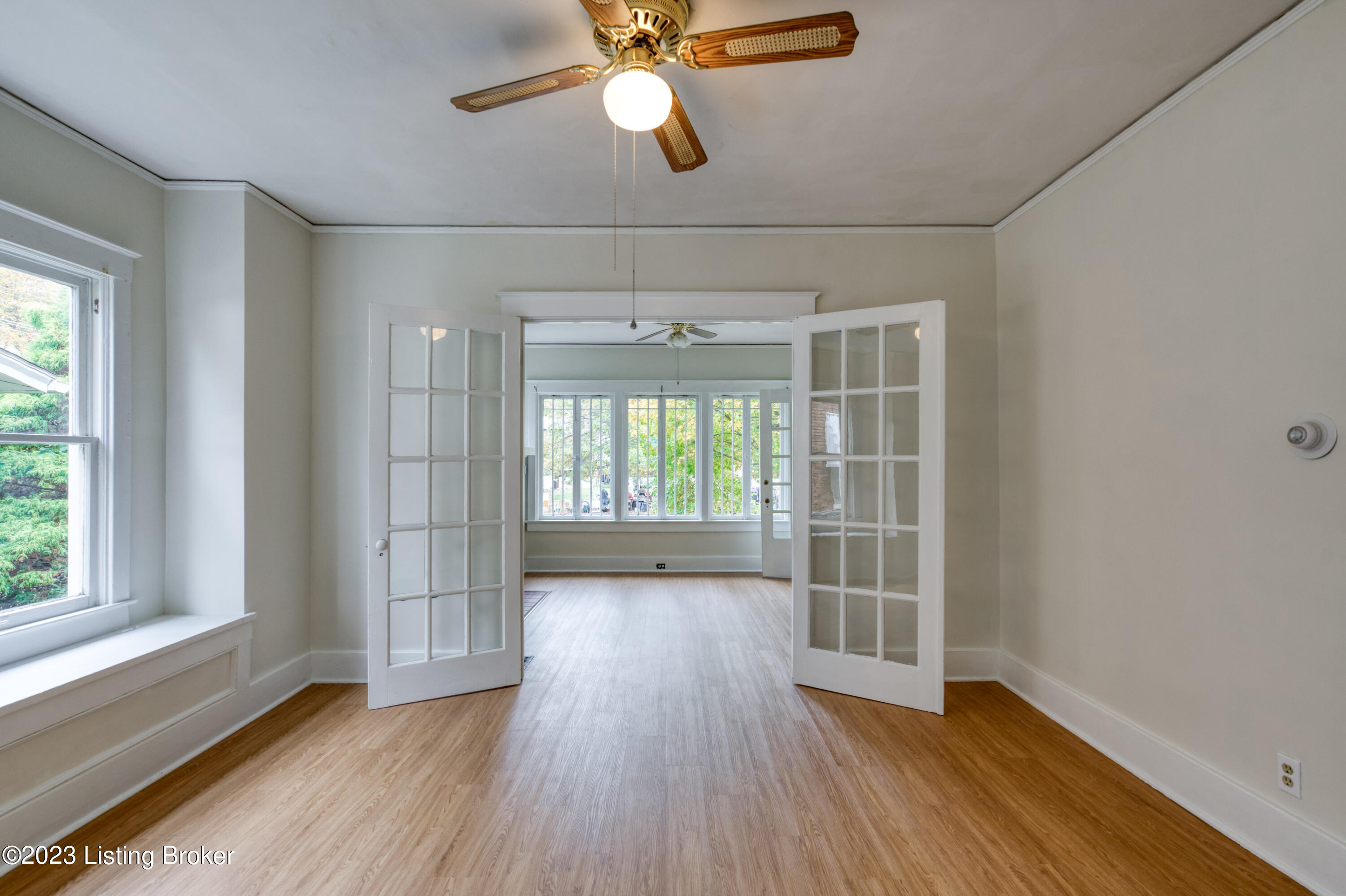 943 Eastern Pkwy