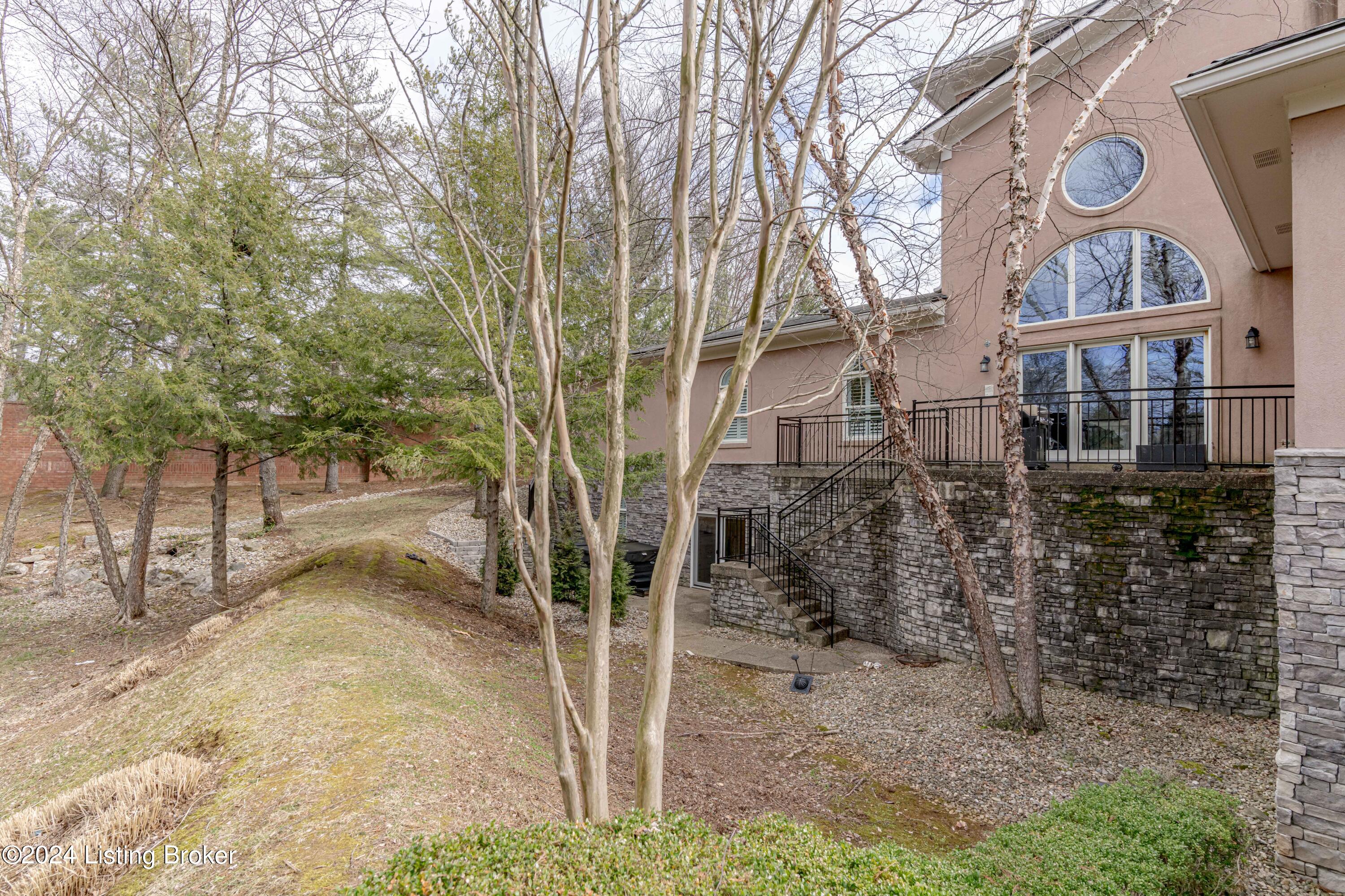 2606 Alia Cir