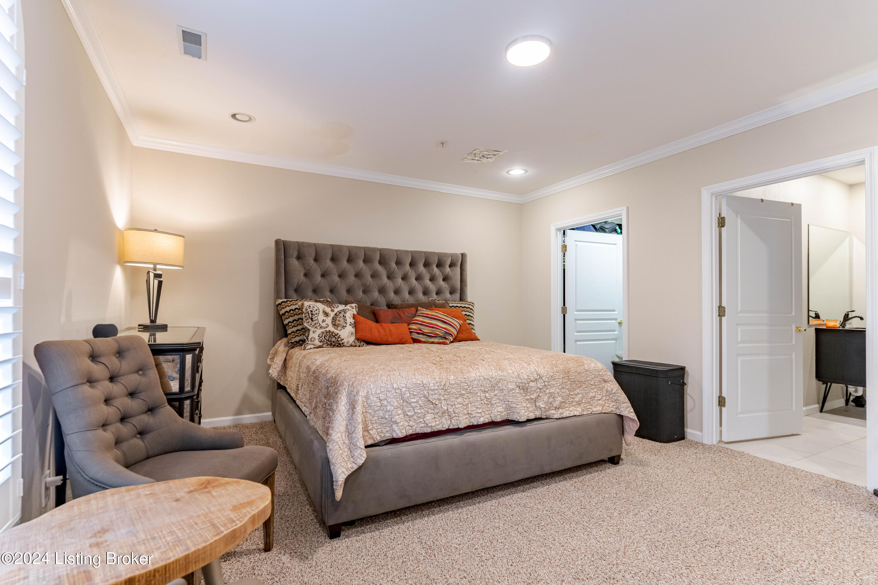 2606 Alia Cir