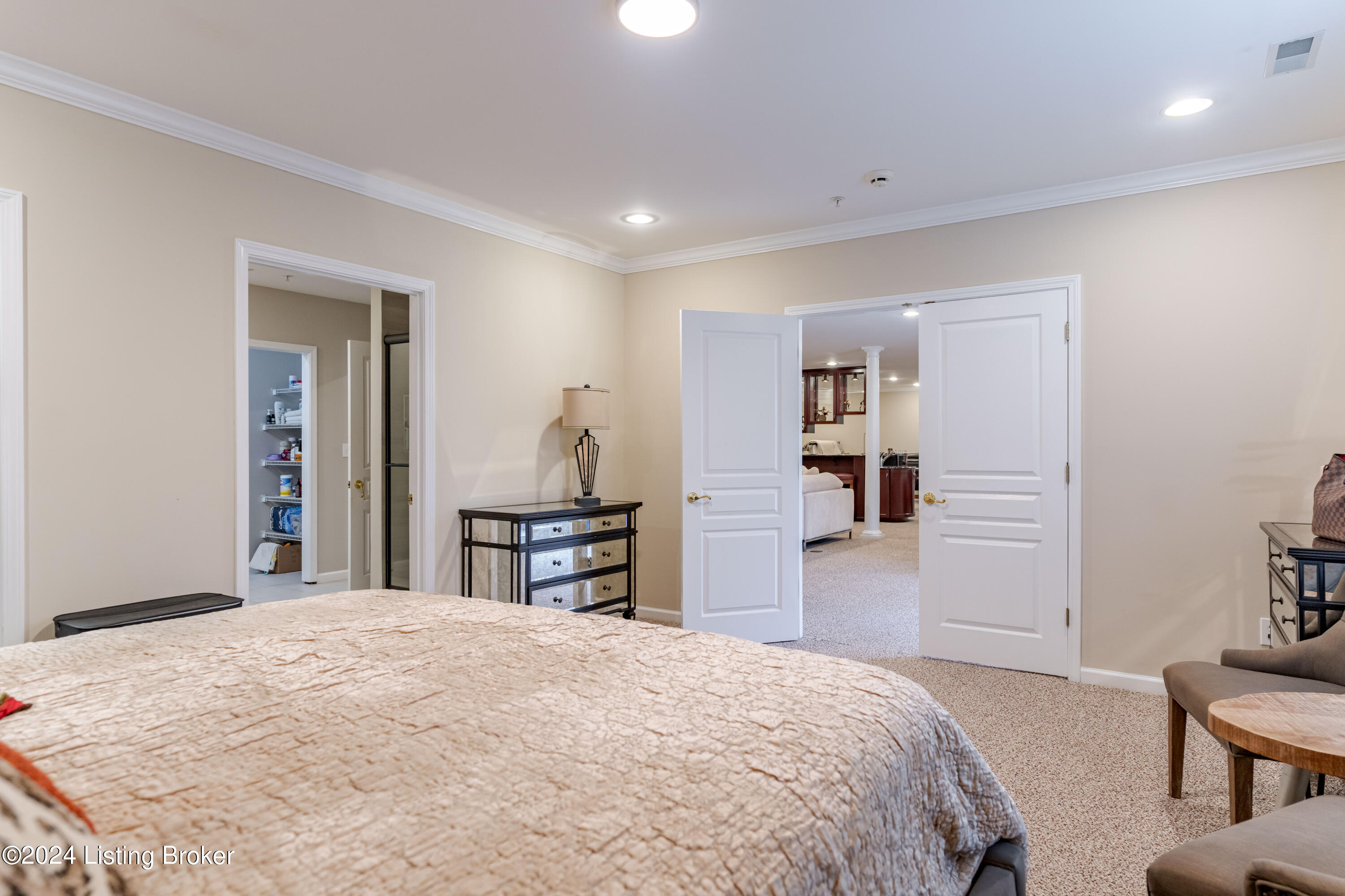2606 Alia Cir