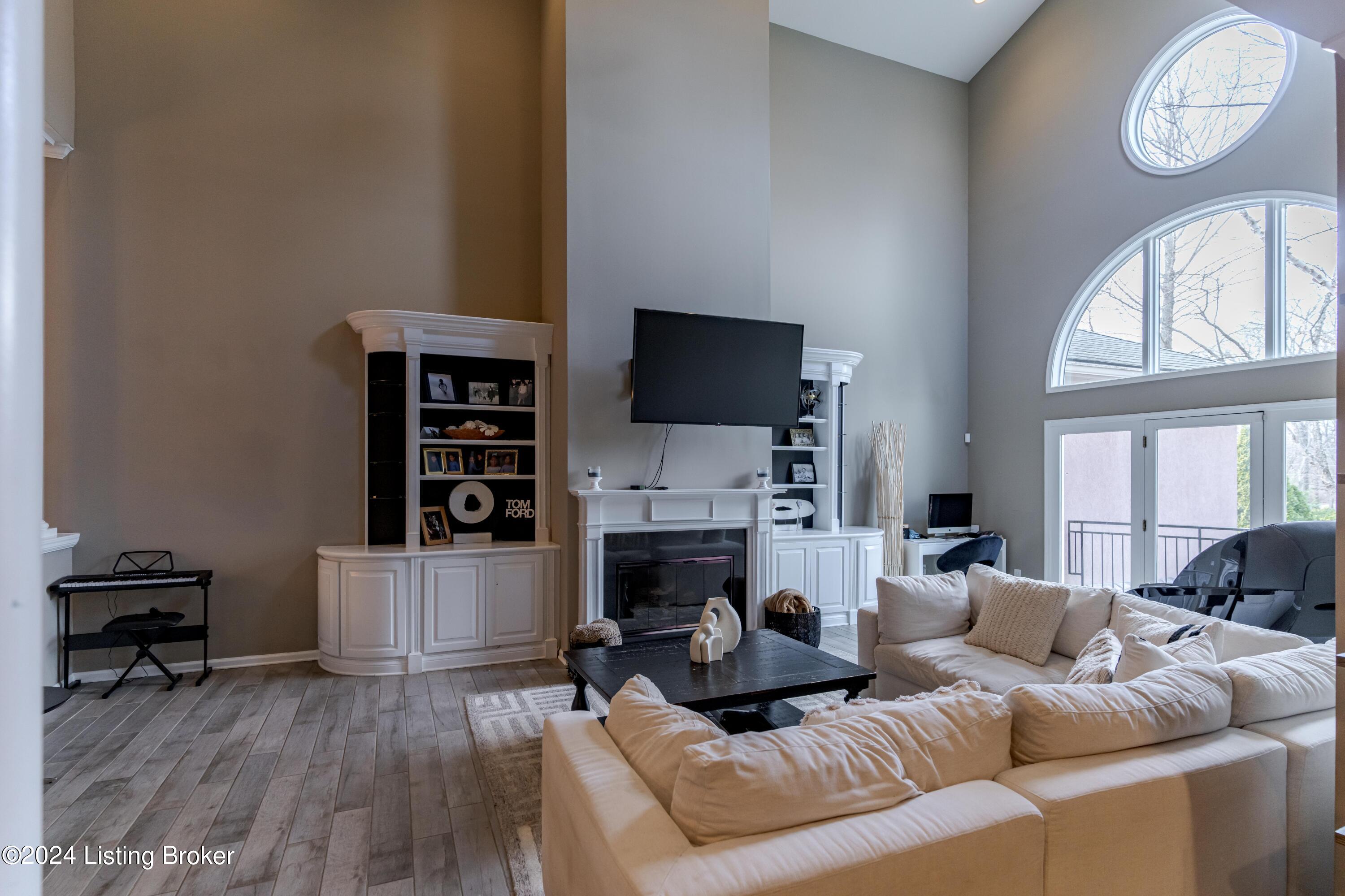 2606 Alia Cir