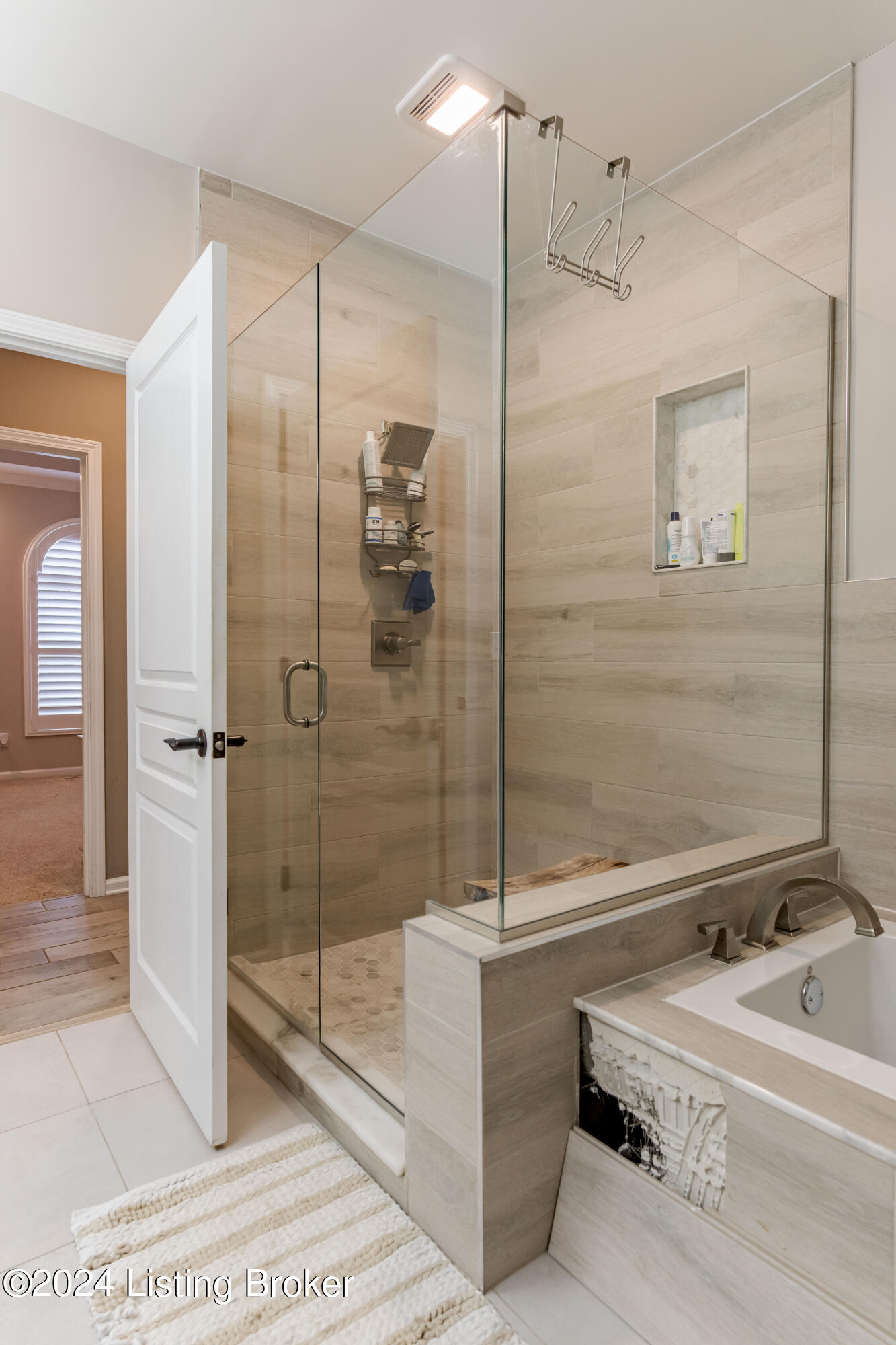 2606 Alia Cir