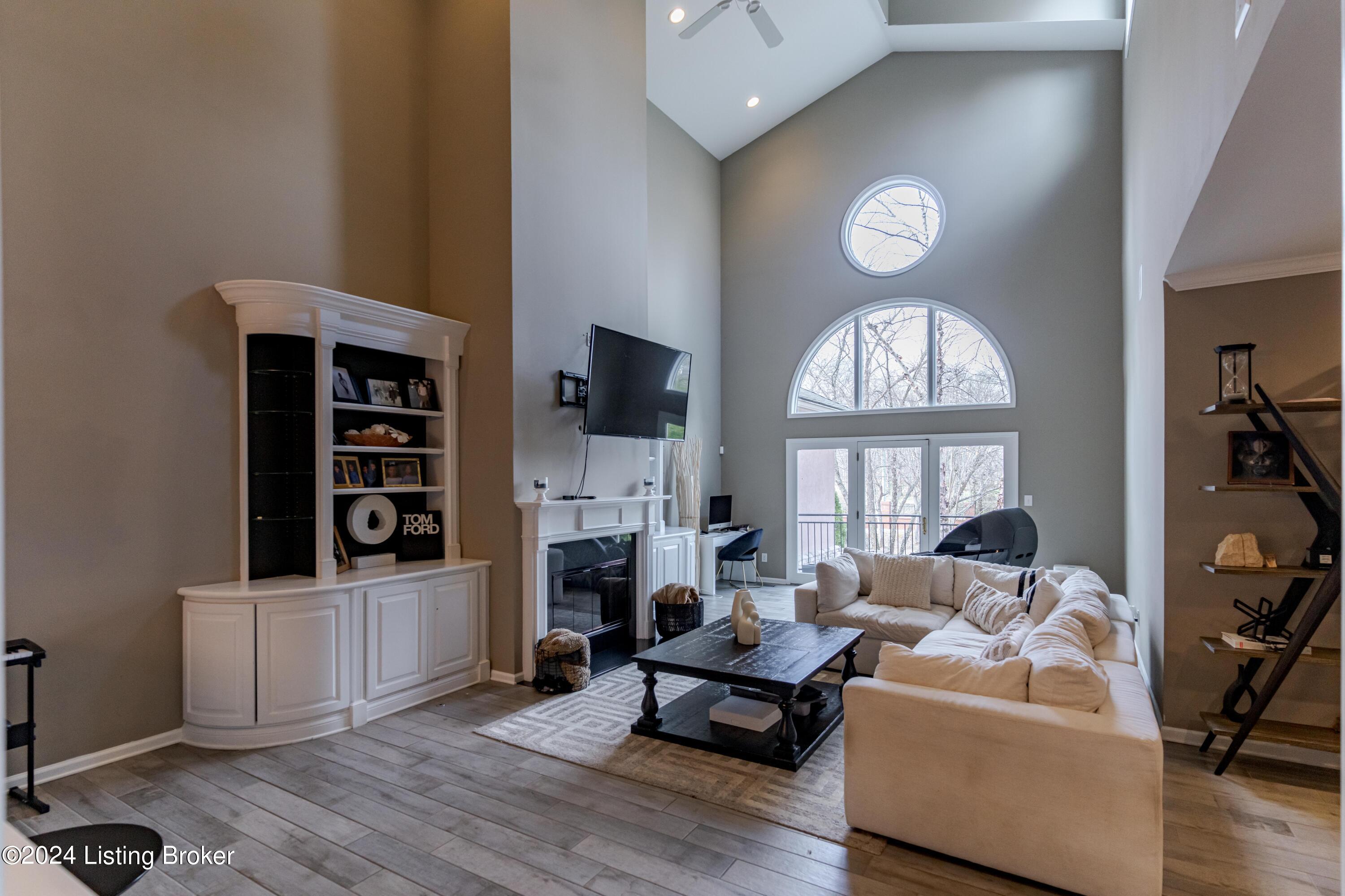 2606 Alia Cir