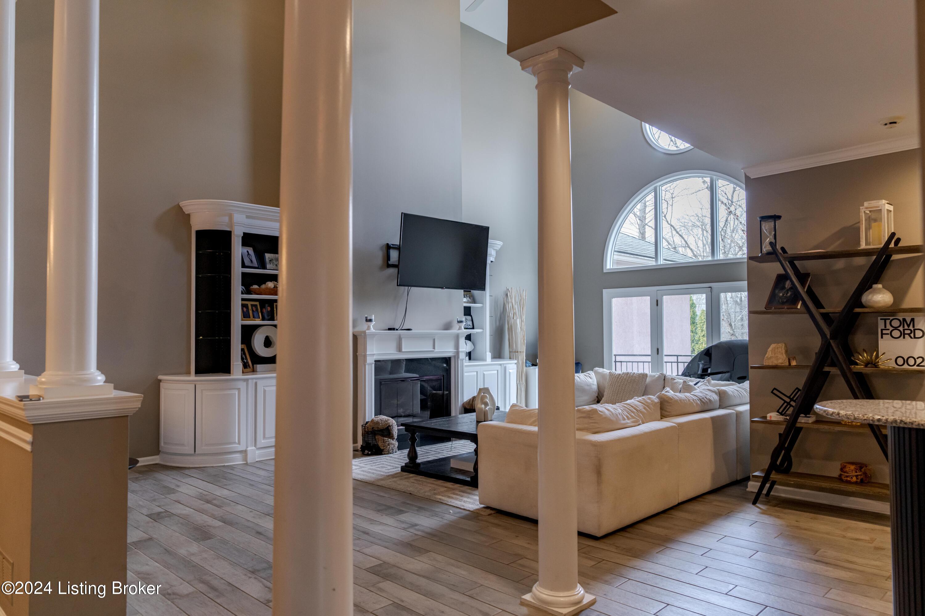 2606 Alia Cir