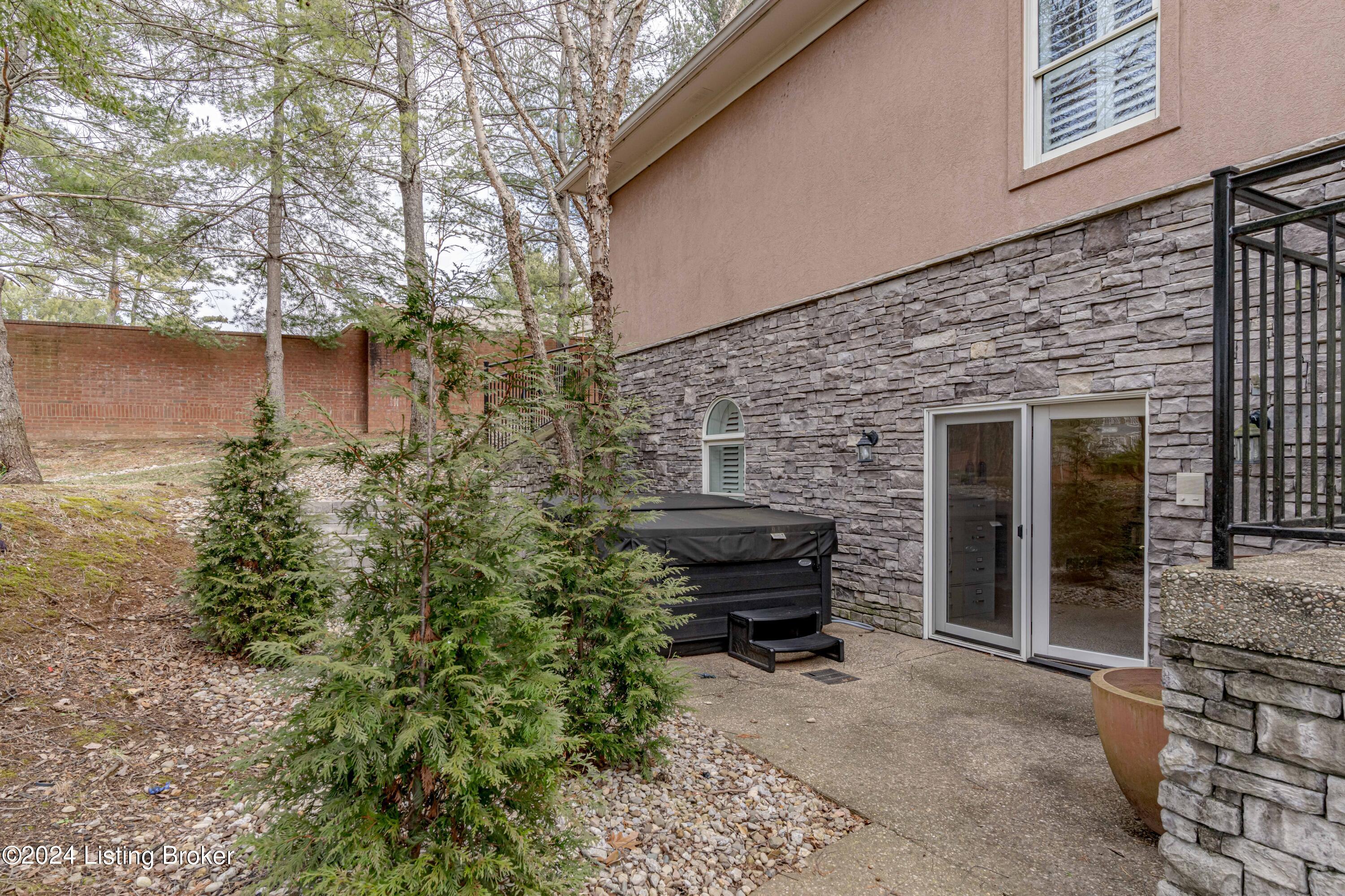 2606 Alia Cir