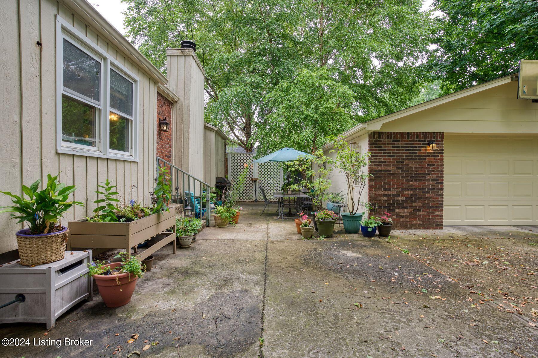 3527 Kirby Ln