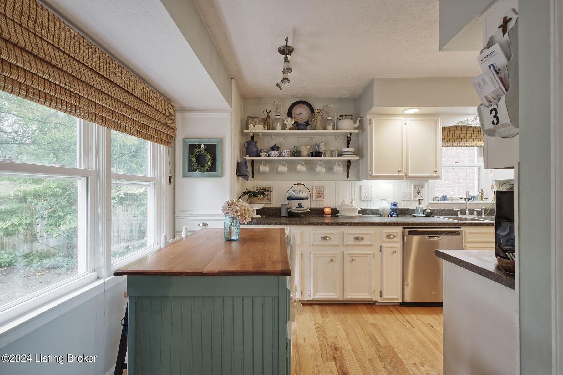 3527 Kirby Ln