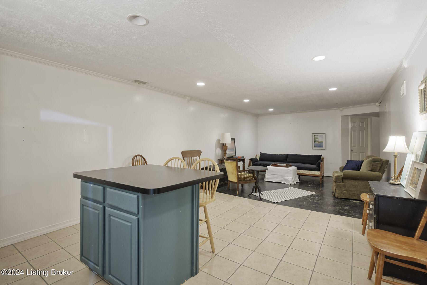 3527 Kirby Ln