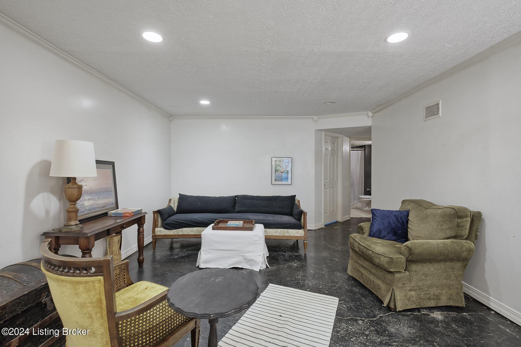 3527 Kirby Ln