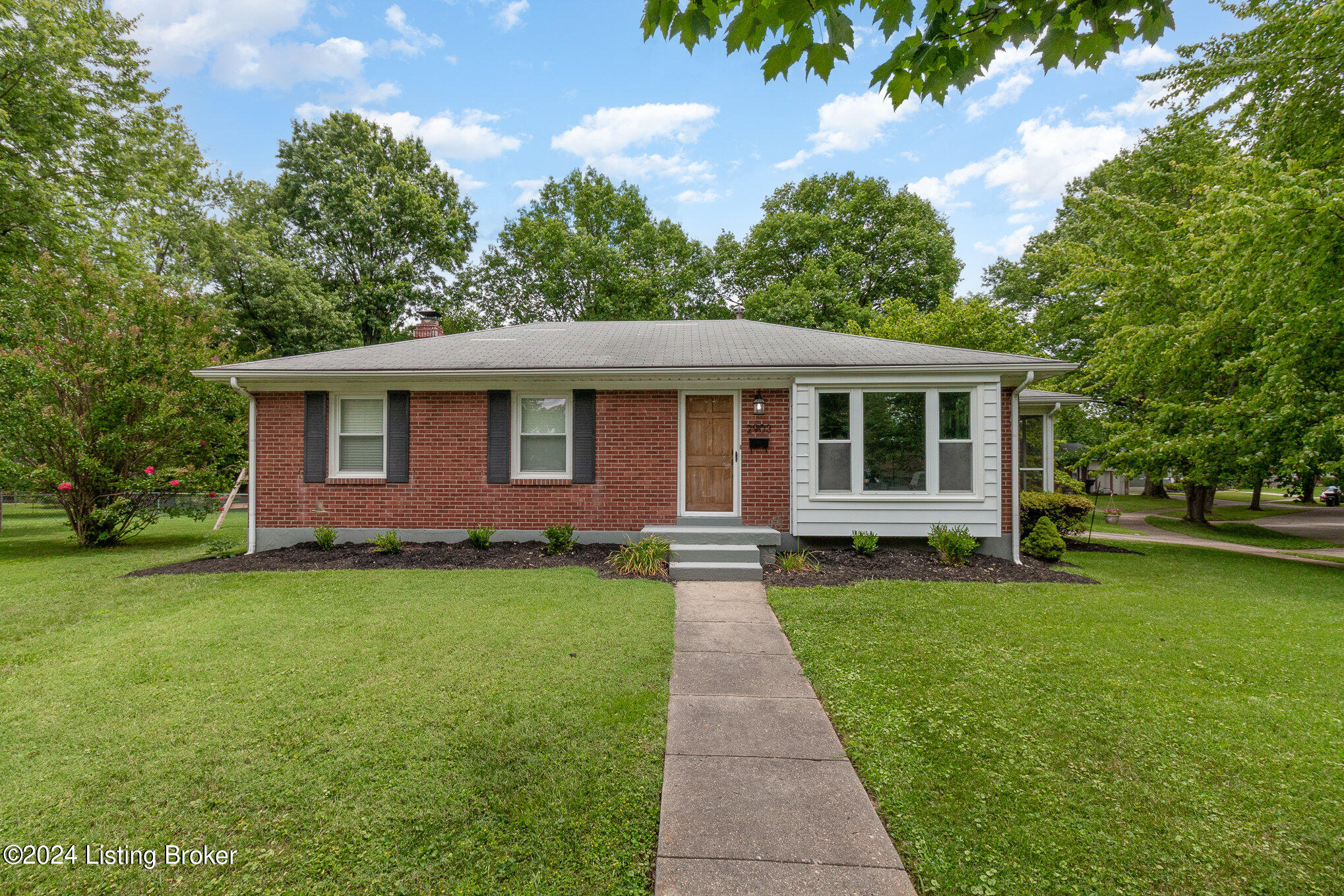 2903 Iris Way