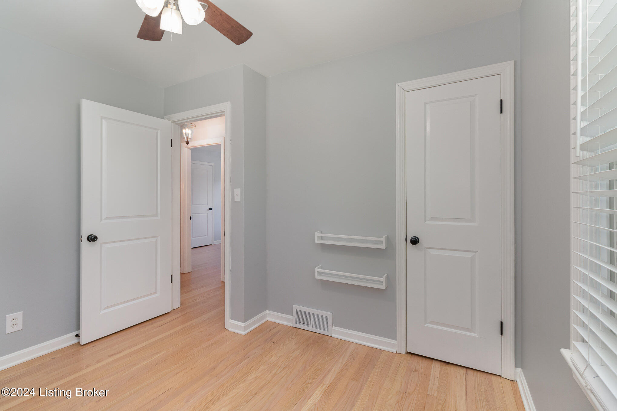 2903 Iris Way