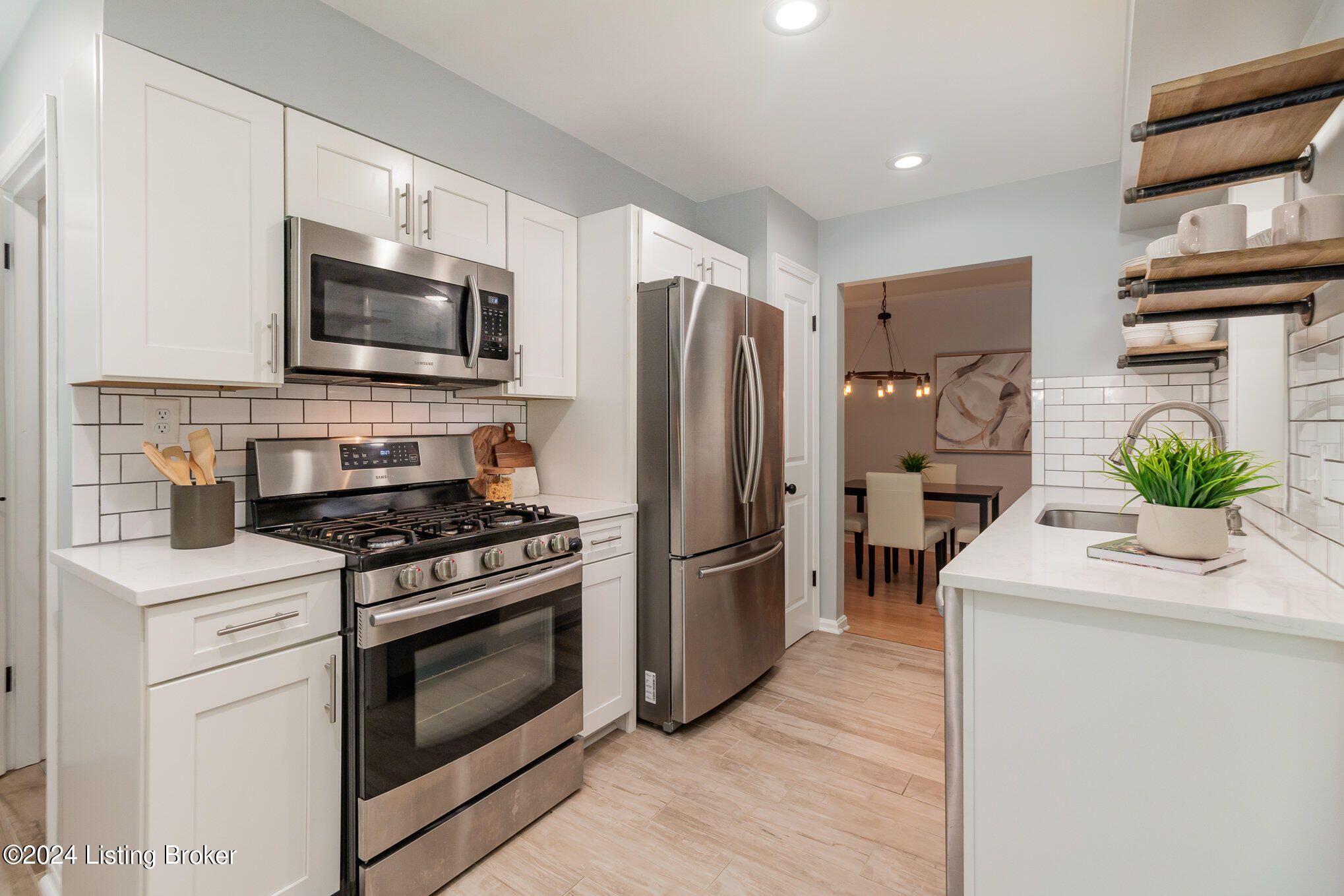 2903 Iris Way