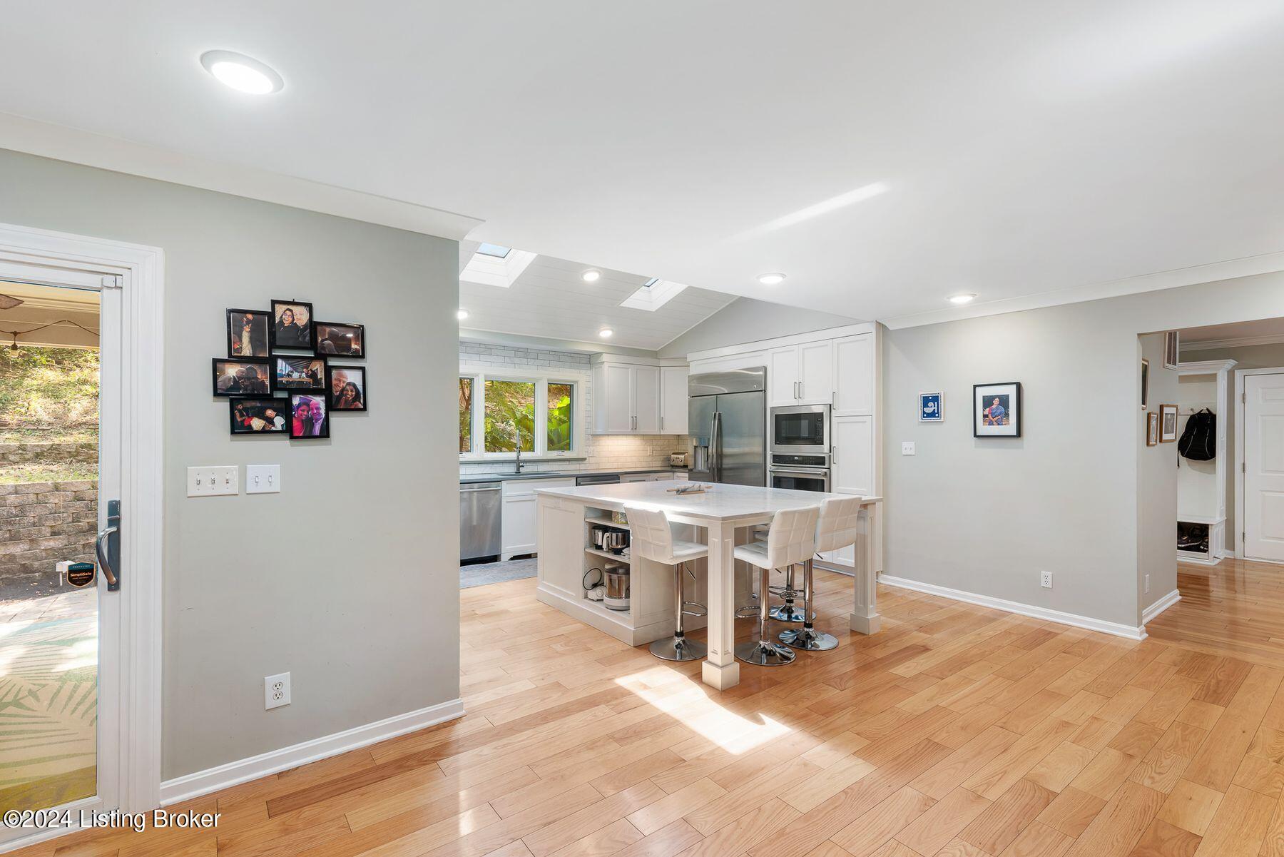 606 Riverwood Dr