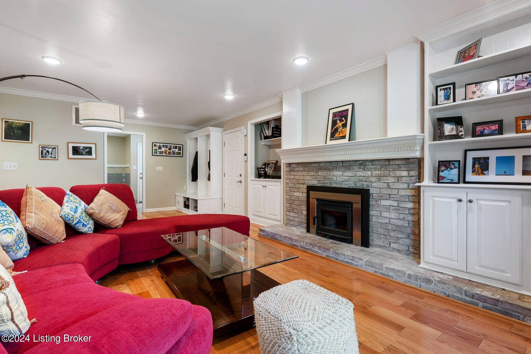 606 Riverwood Dr