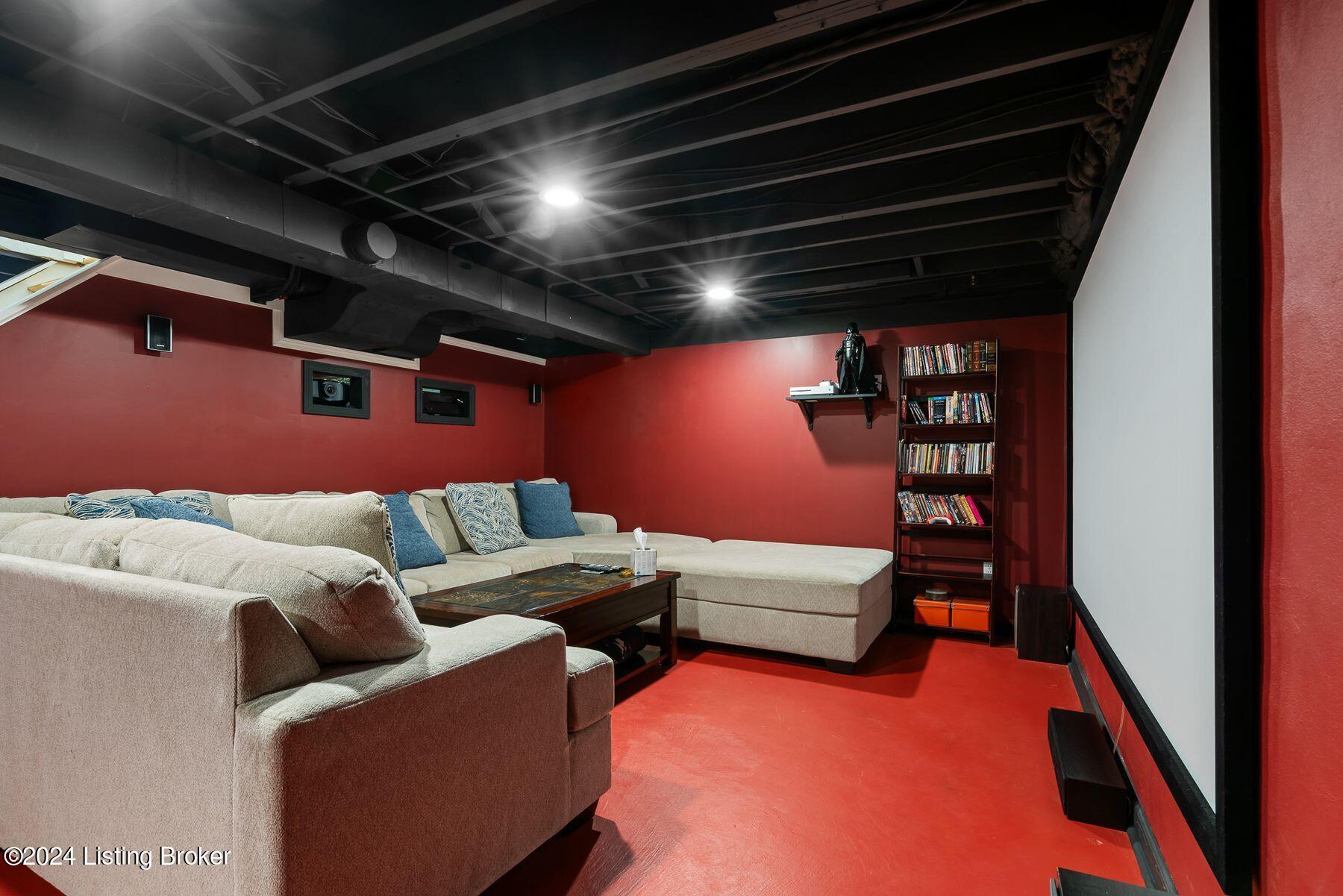 606 Riverwood Dr