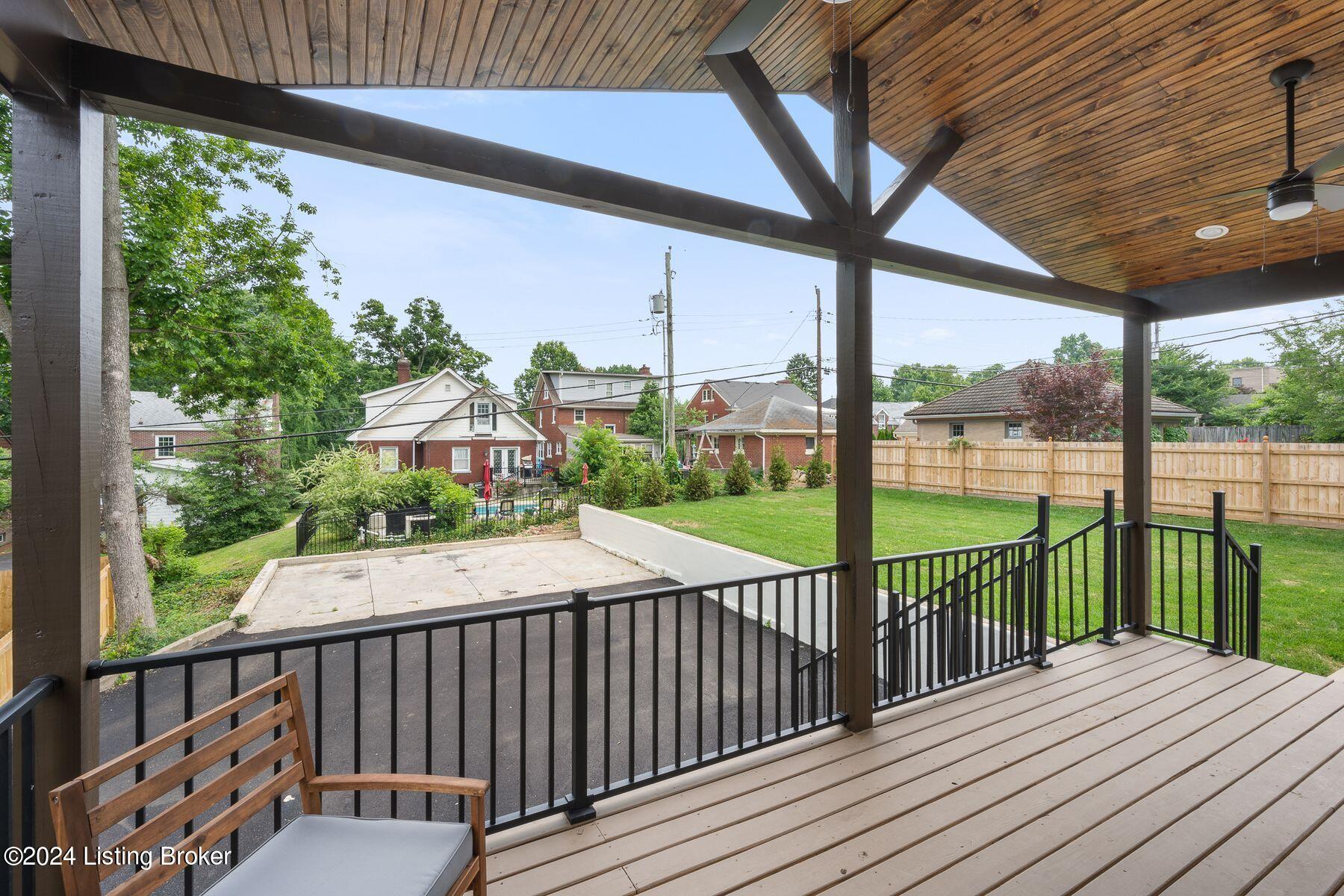 2119 Woodford Pl
