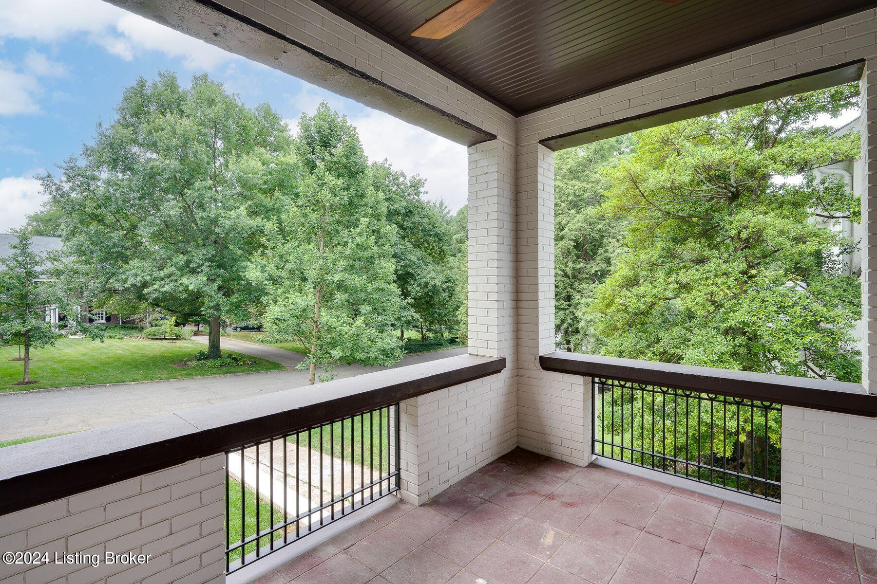 2119 Woodford Pl