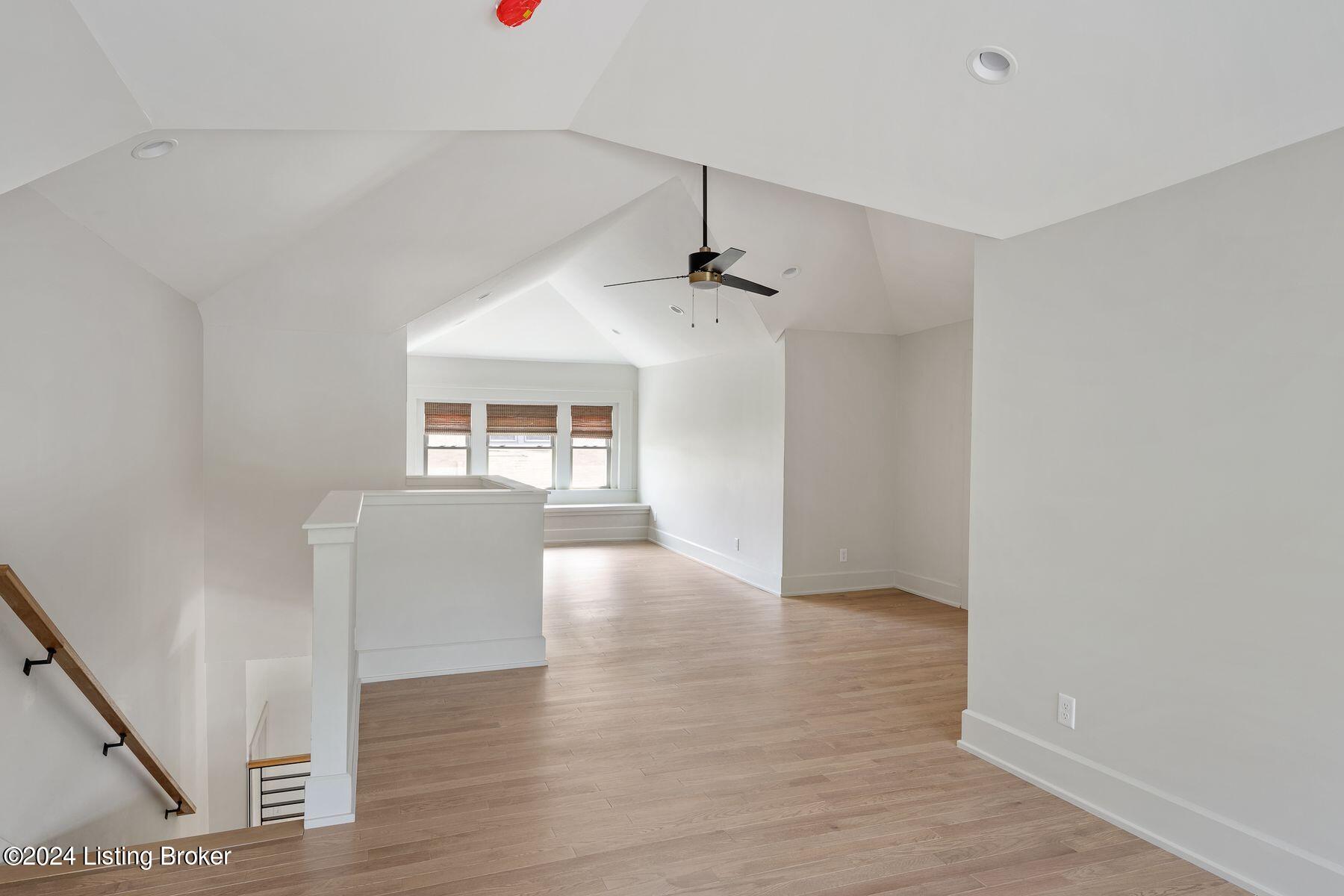 2119 Woodford Pl