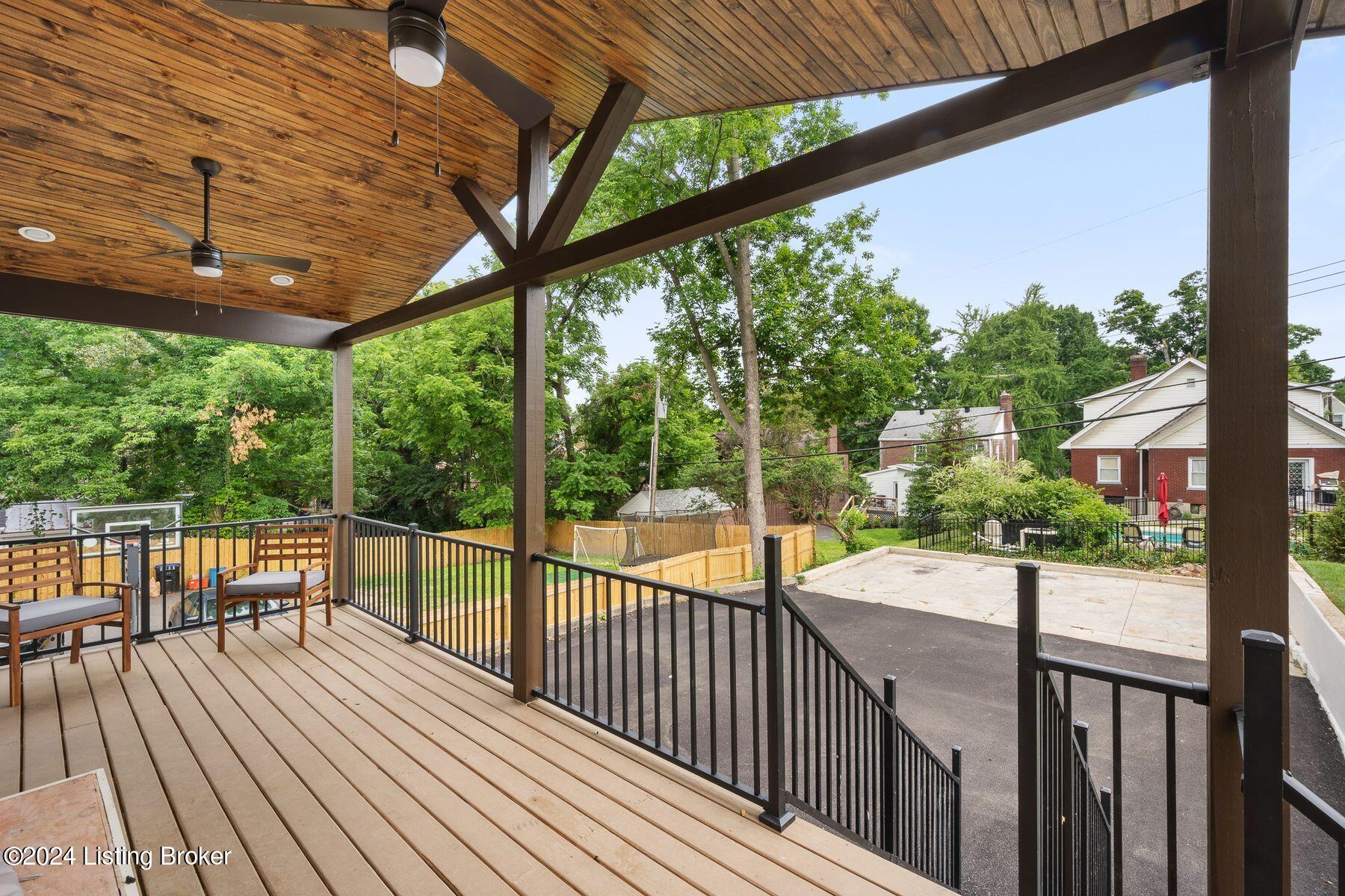 2119 Woodford Pl