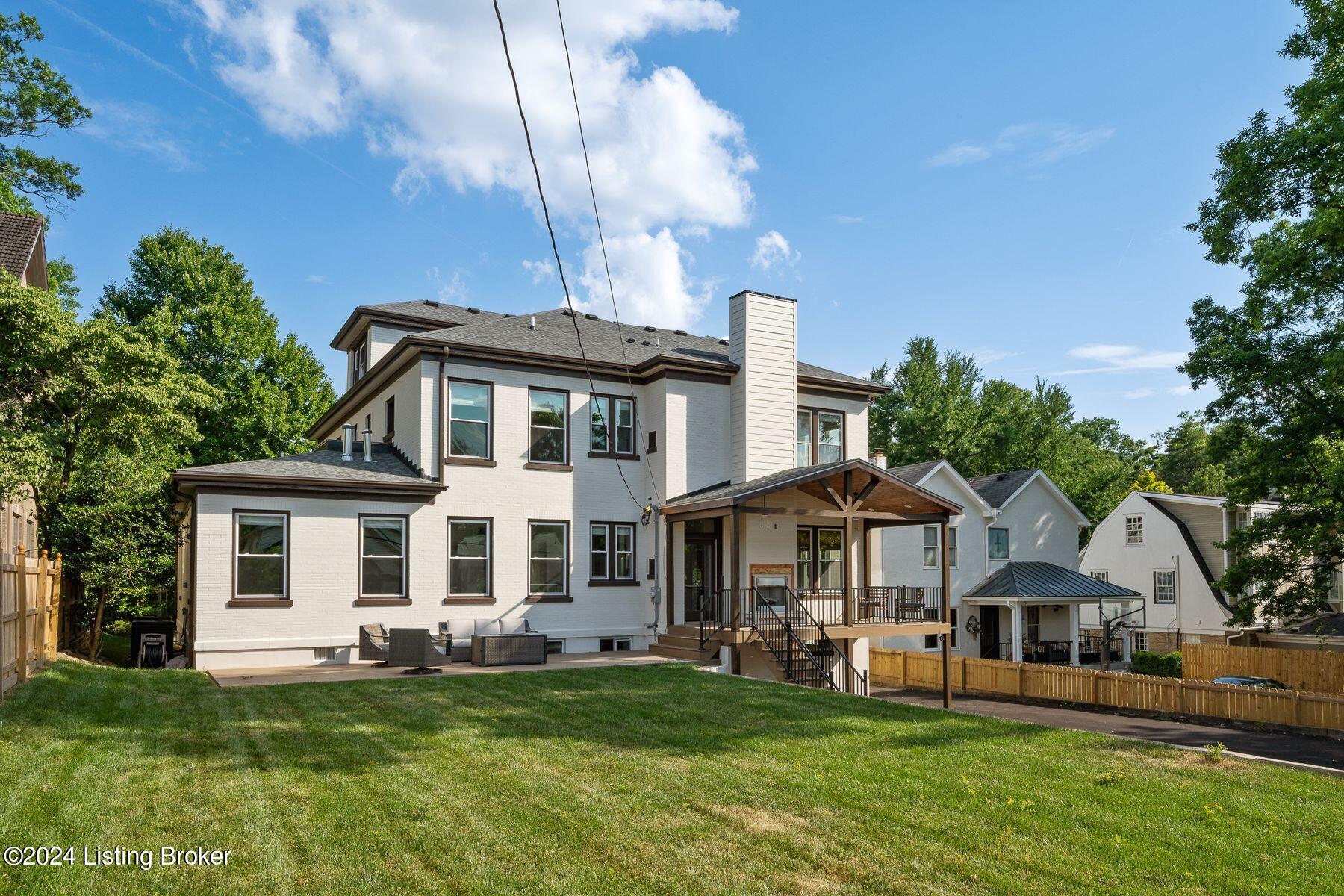 2119 Woodford Pl