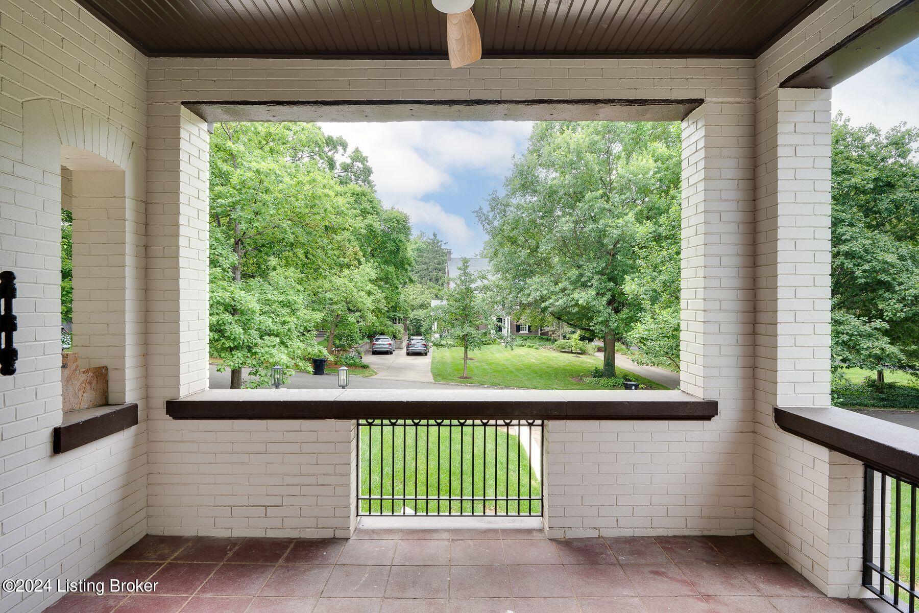 2119 Woodford Pl