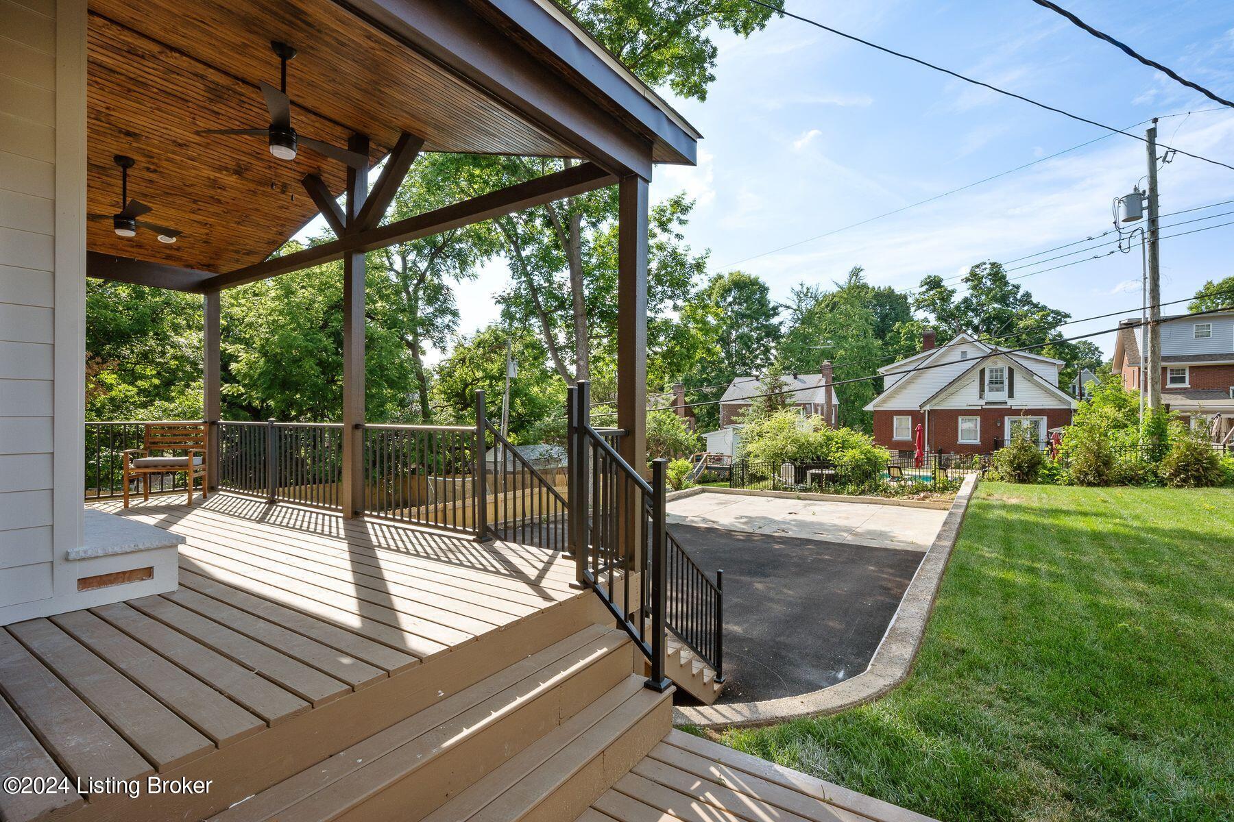 2119 Woodford Pl