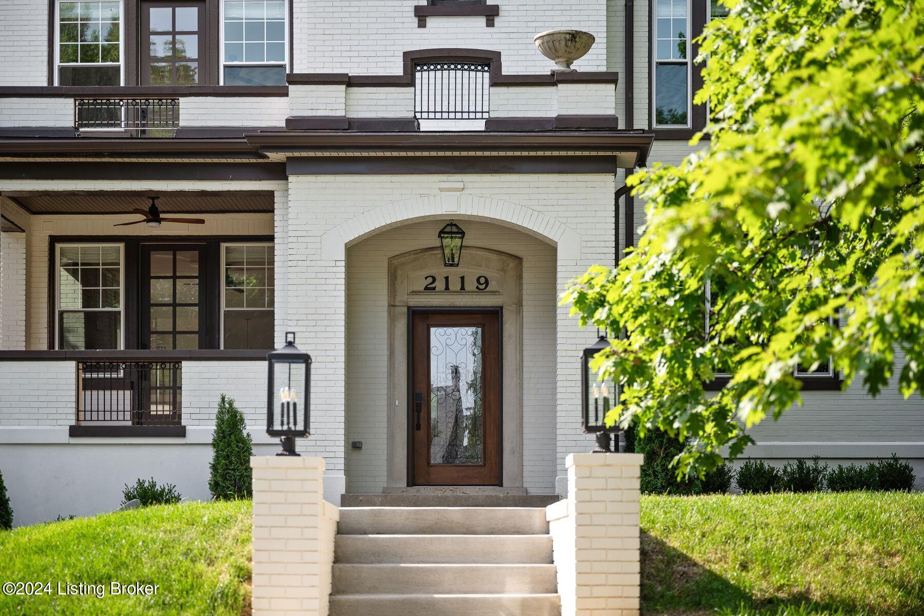 2119 Woodford Pl