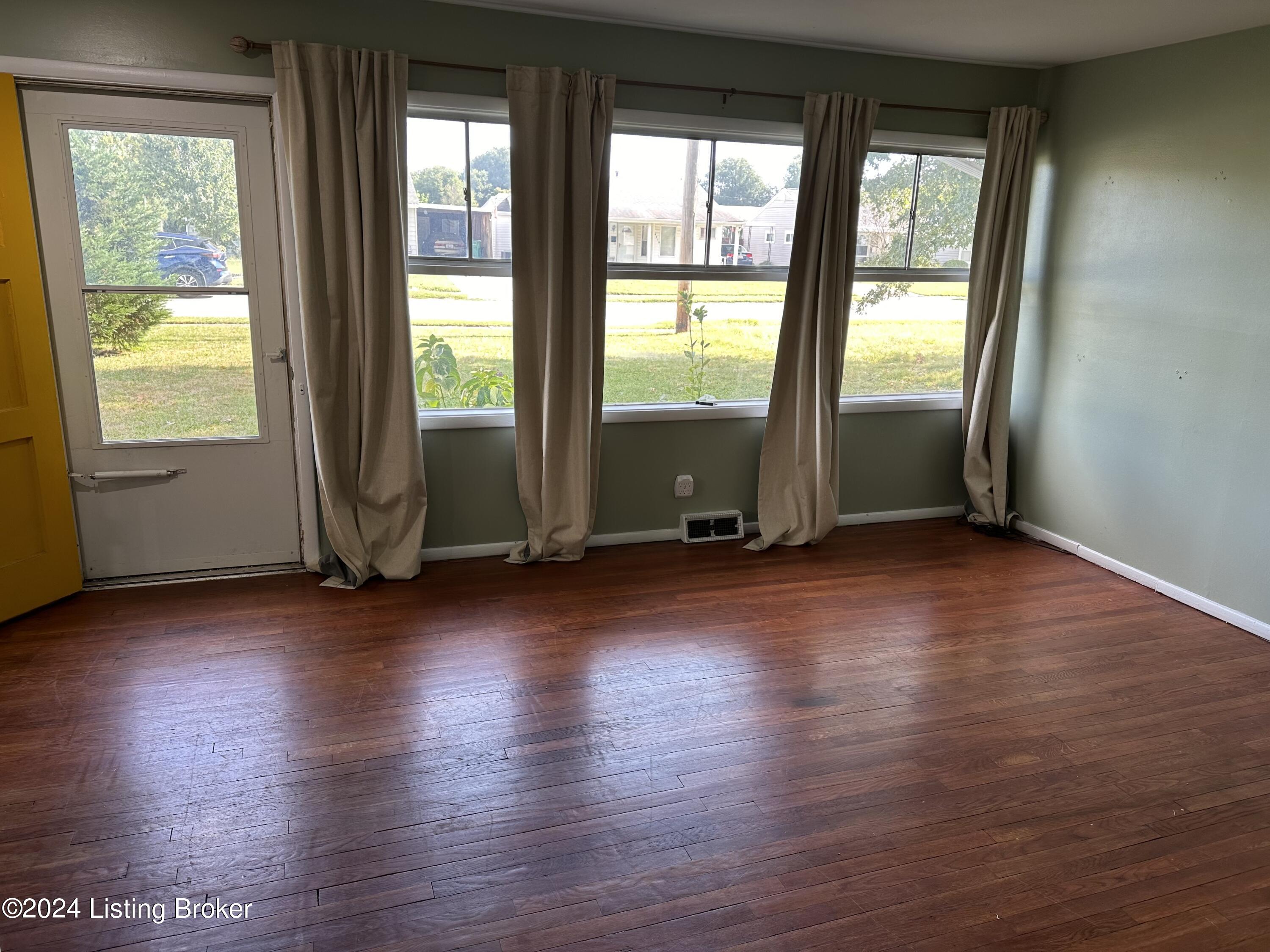 4908 Warbler Way
