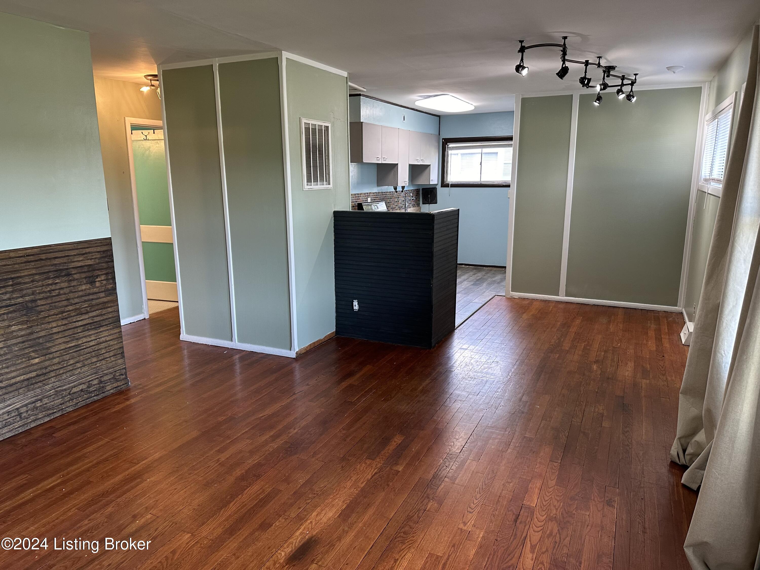 4908 Warbler Way