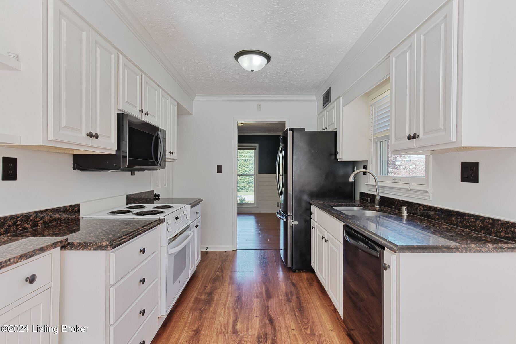 3523 Kirby Ln