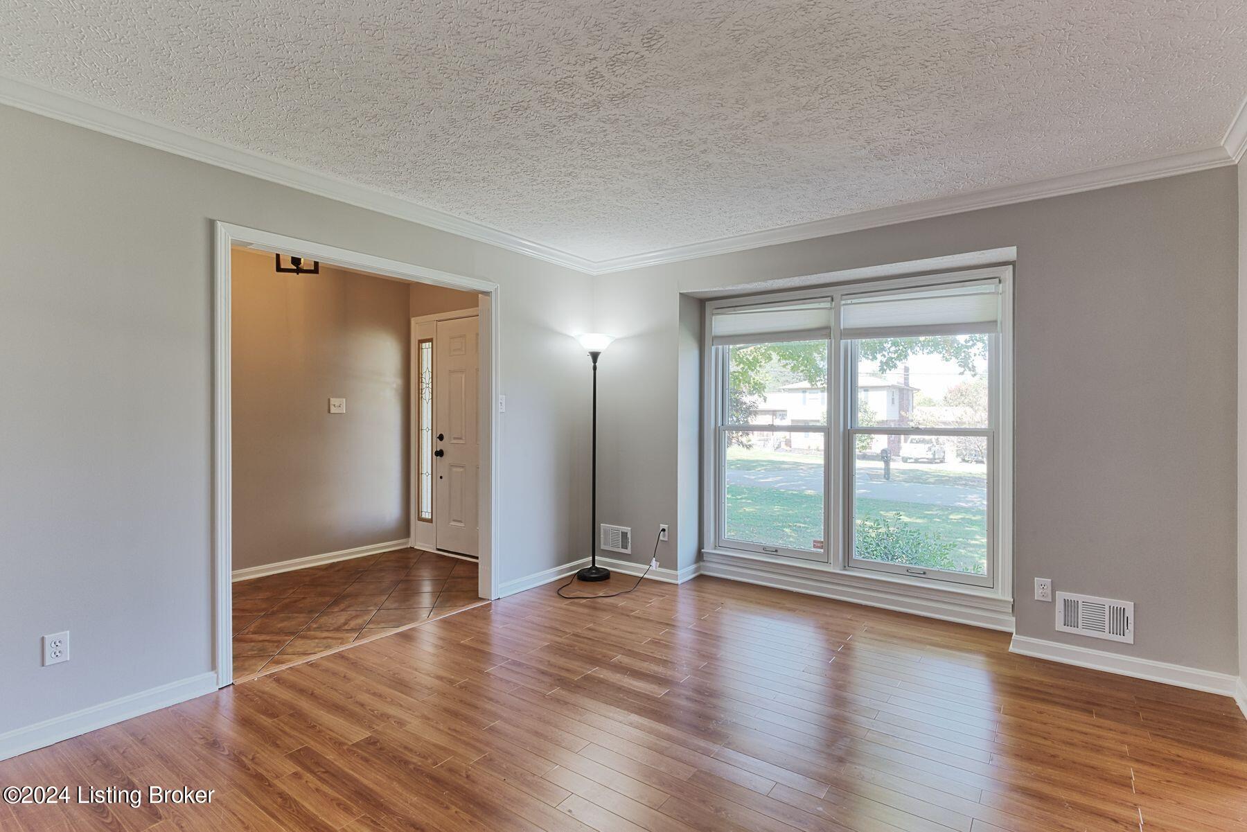 3523 Kirby Ln