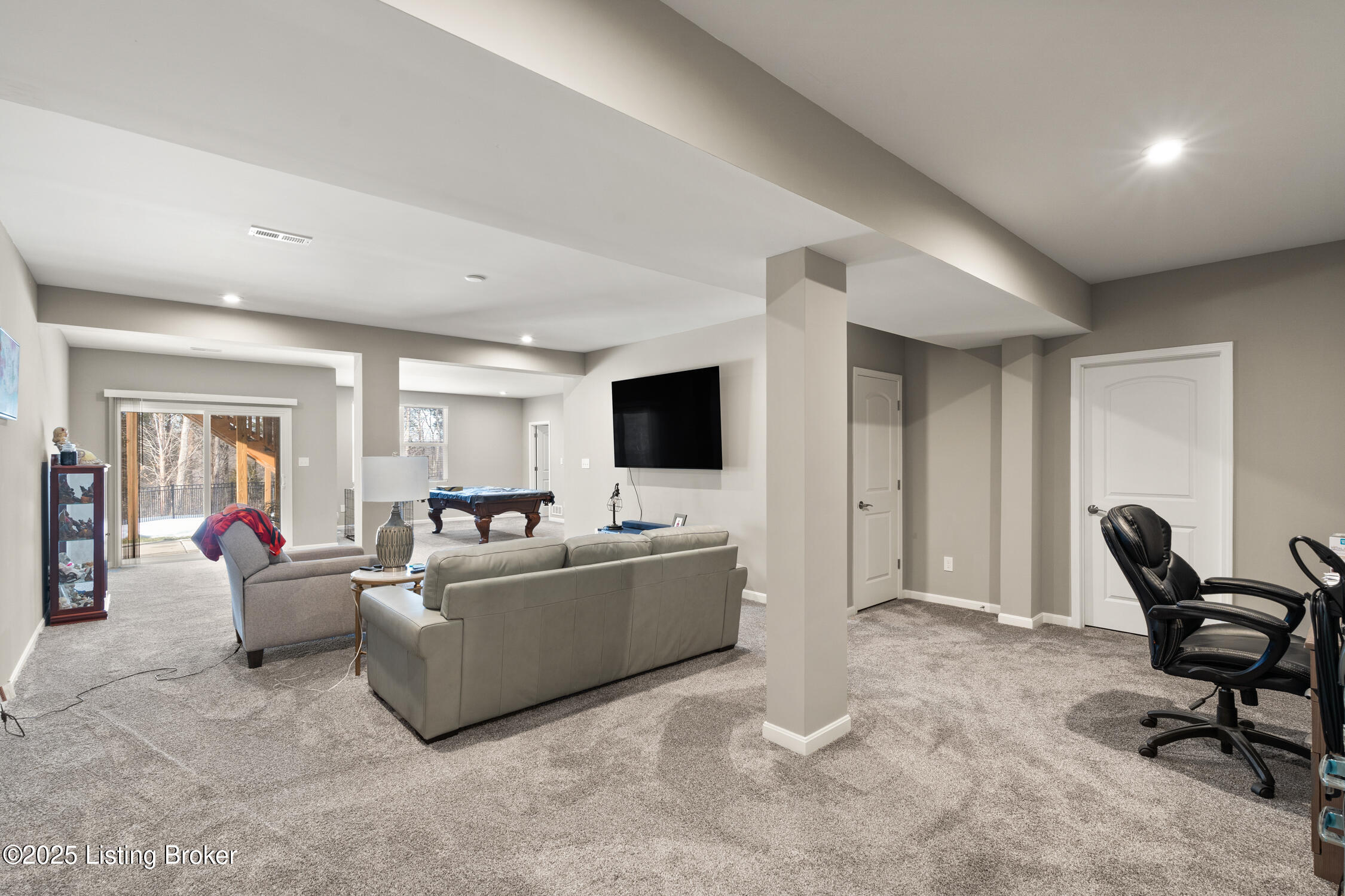 3908 Blackthorn Pl