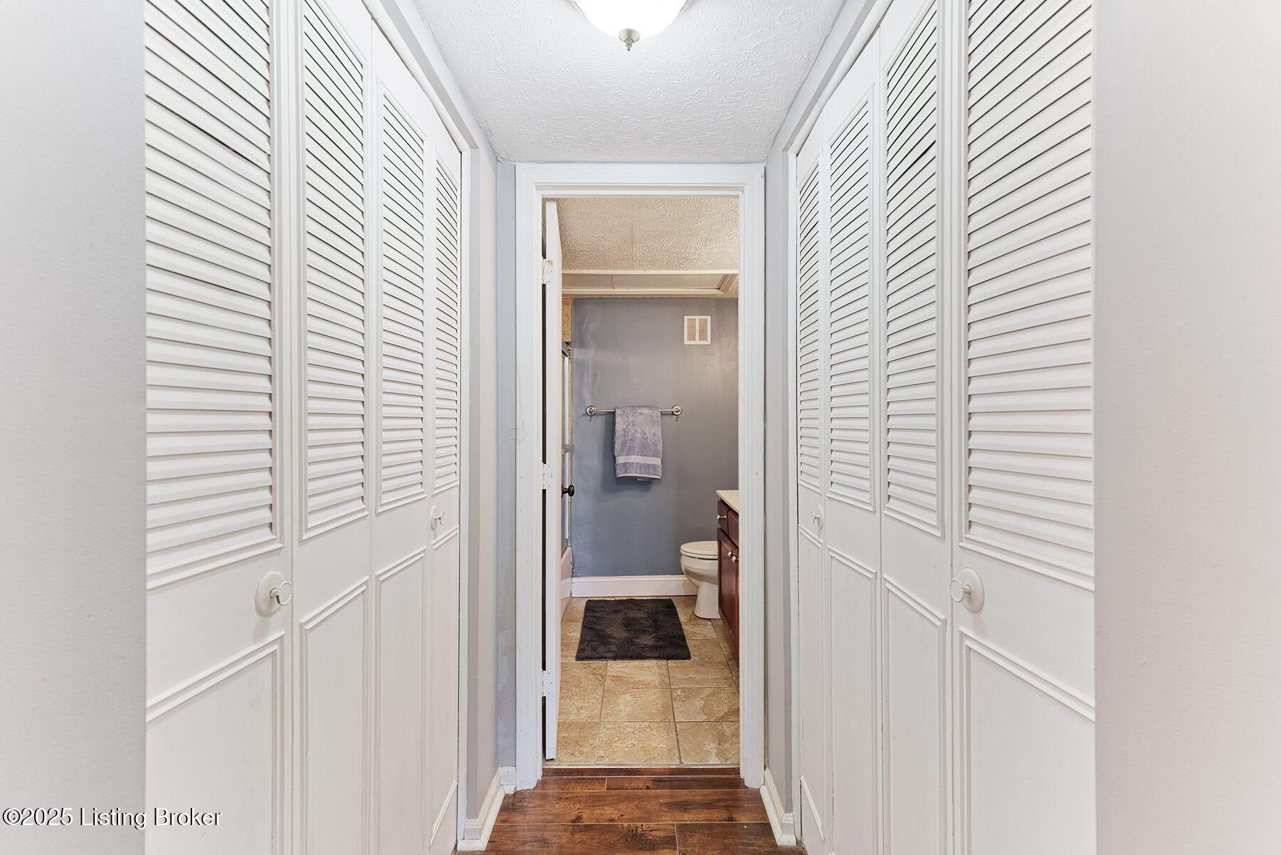 1 Dupont Way, 5