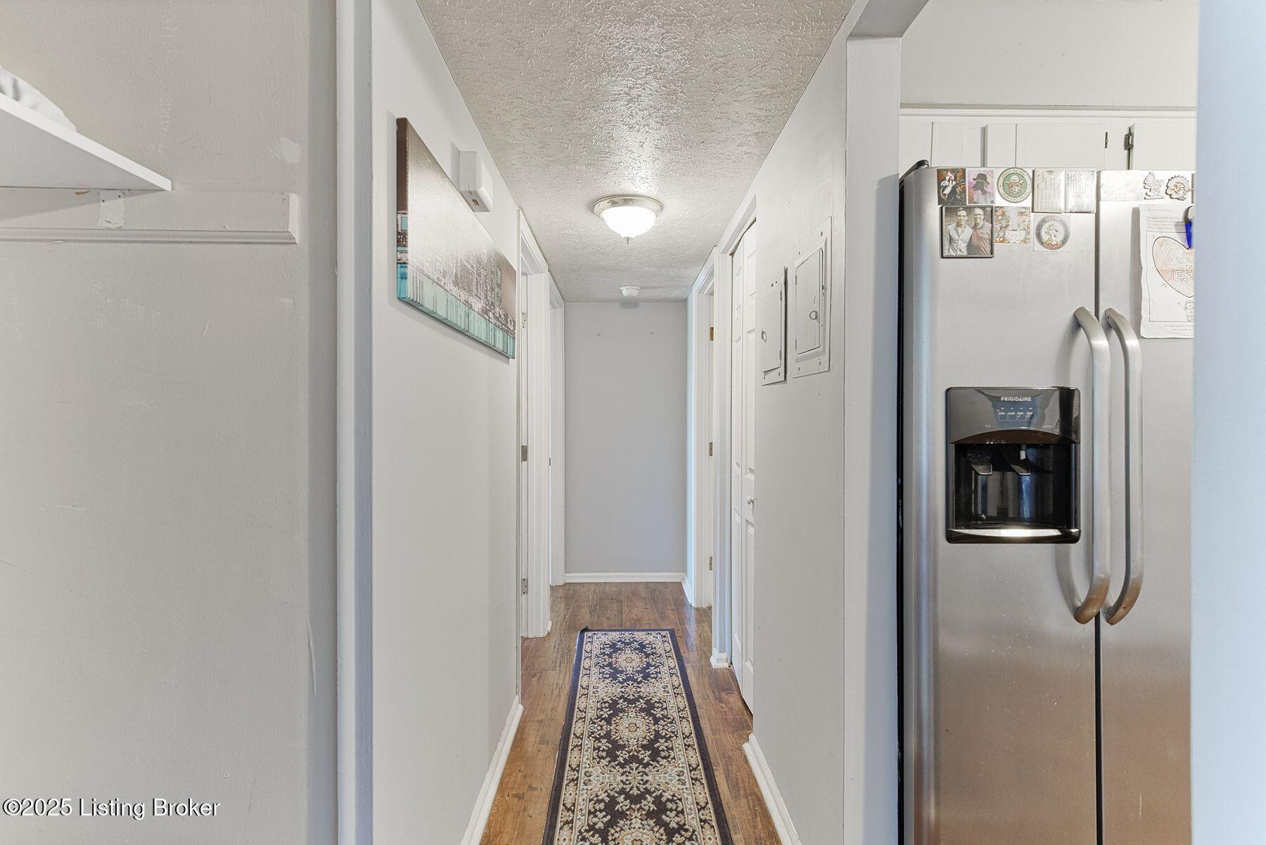 1 Dupont Way, 5