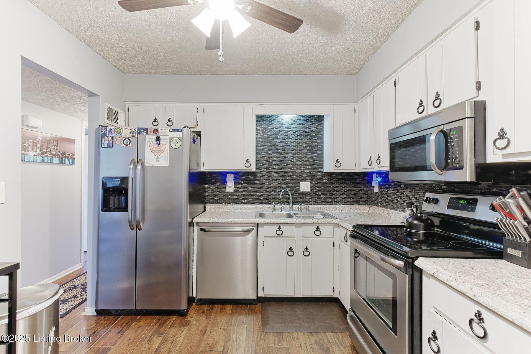 1 Dupont Way, 5